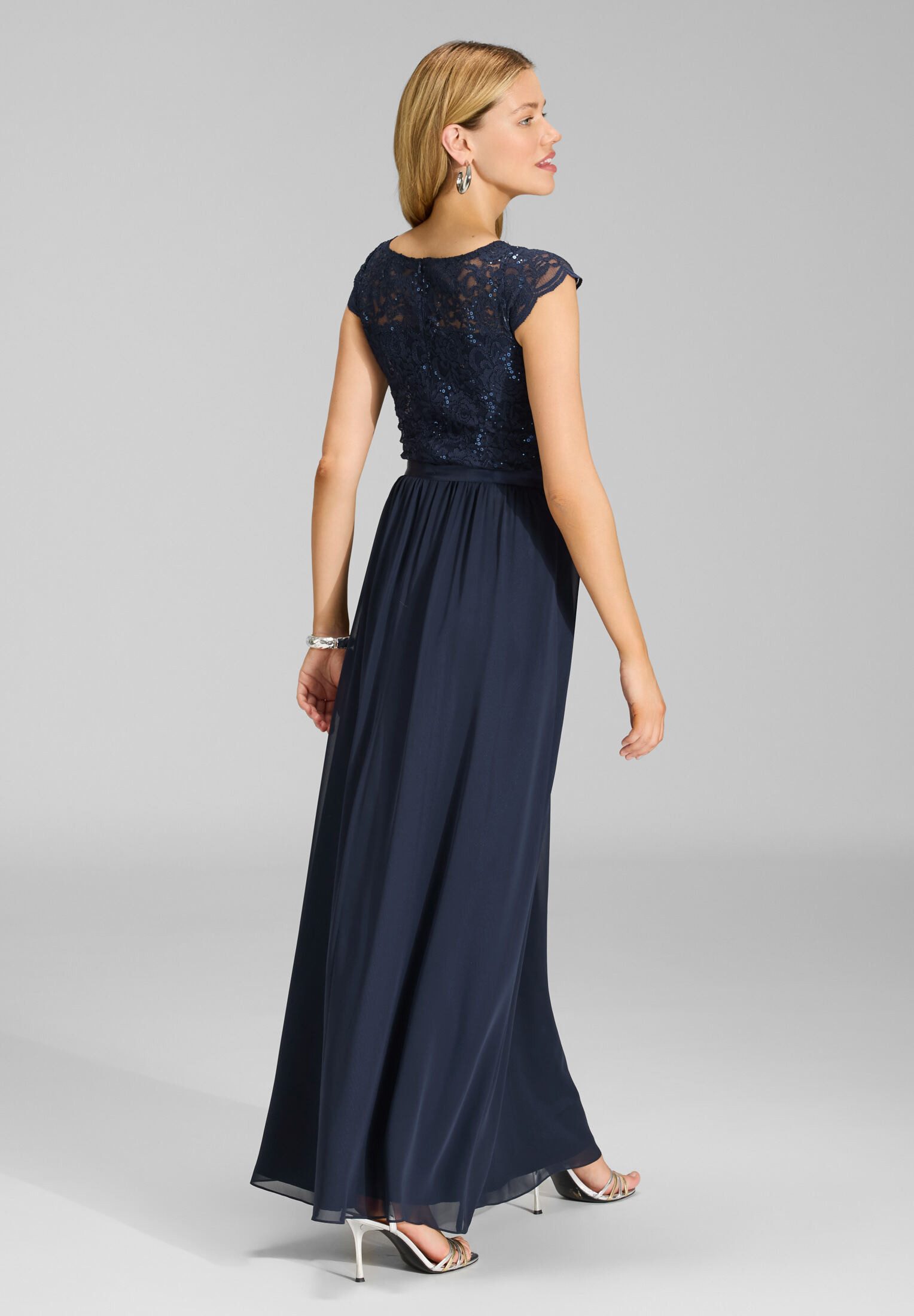 SWING Abendkleid Taillierte Passform mit ausgestelltem Rockteil günstig online kaufen