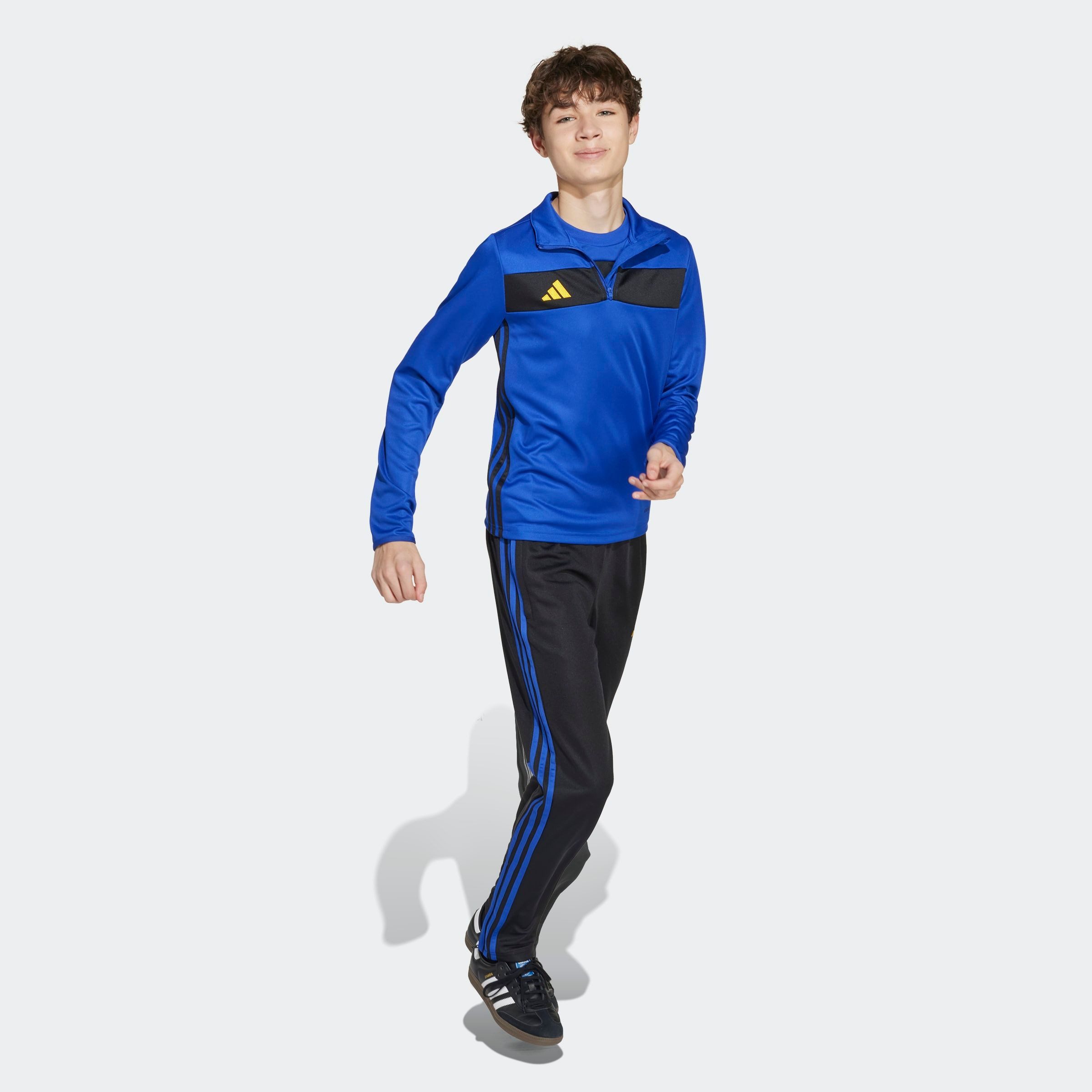 adidas Performance Trainingsshirt TIRO 25 ESSENTIALS KIDS TRAININGSOBERTEIL für Kinder, feuchtigkeitsabsorbierende AEROREADY Technologie