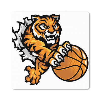 MuchoWow Gaming Mauspad Ein Tiger packt den Basketball mit seinen Krallen in einer (1-St), Gaming, Rutschfester Unterseite, Mausunterlage, 80x80 cm, XXL, Großes