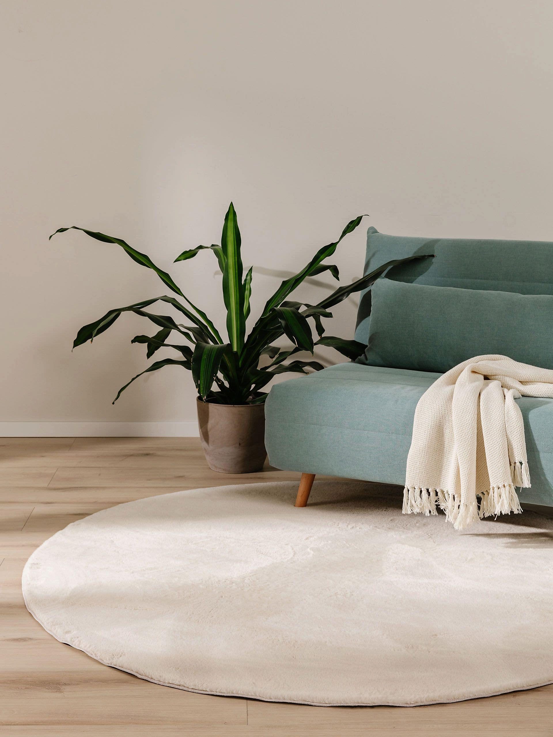 benuta Fellteppich Furry, rund, Höhe: 11 mm, Teppich Wohnzimmer, Esszimmer, Schlafzimmer, Flur, Weich, Rutschfest