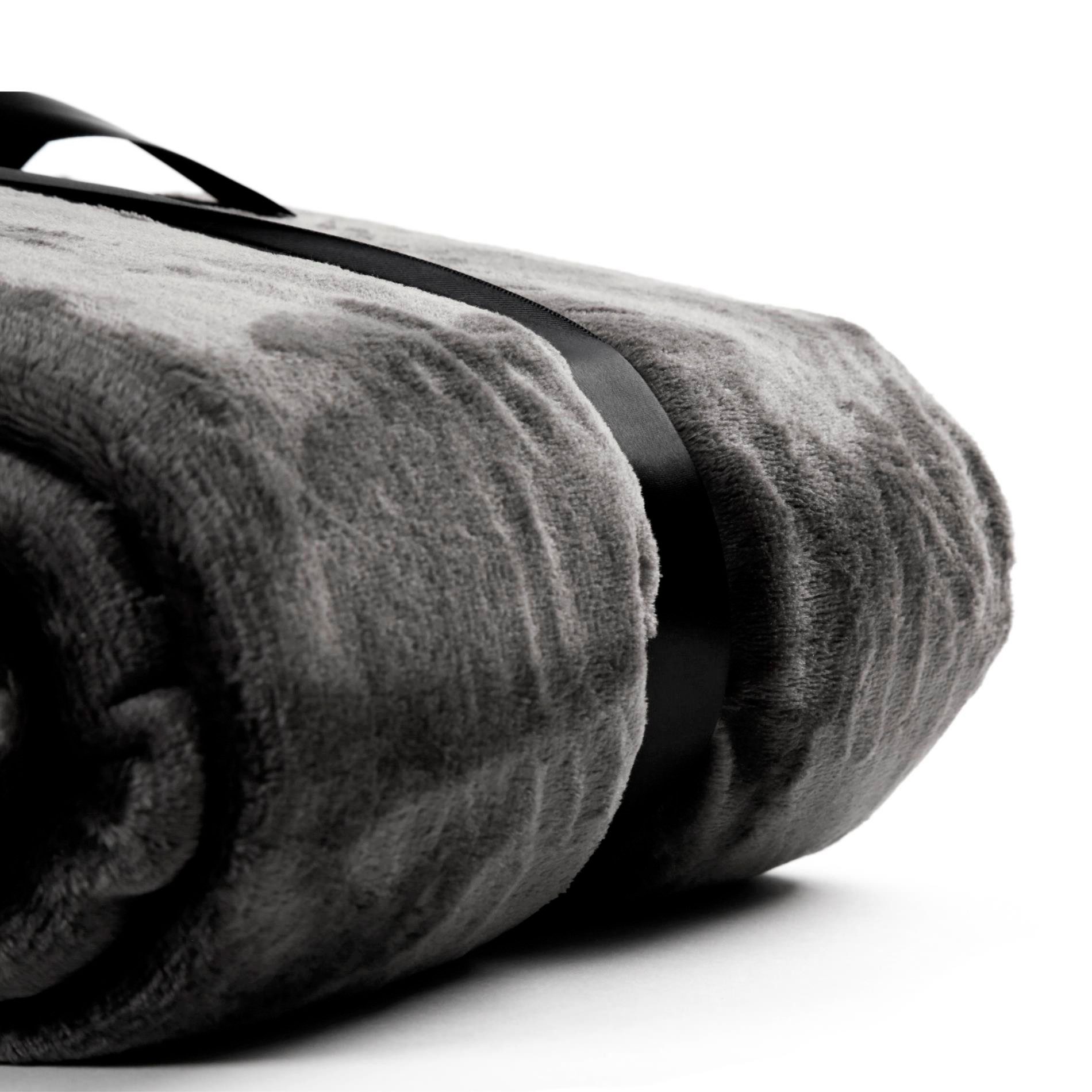 ESTEXO Tagesdecke Kuscheldecke Wohndecke 150 x 200 cm Flanell Decke Wolldecke Plaid Un