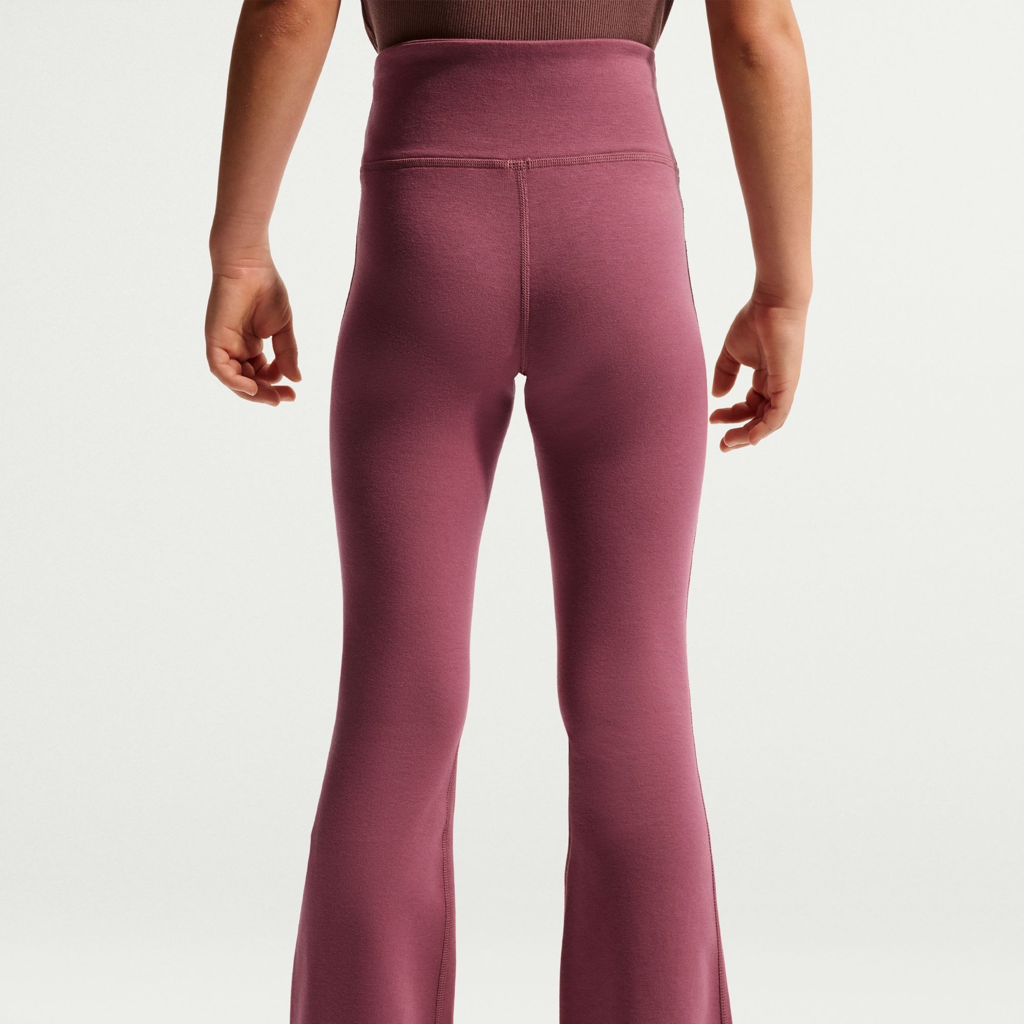 Nike Sportswear Shorts G NSW CLSSC HR FLARE TGHT LBR sportlicher Stil, für Sportmode und Streetwear, vielseitig einsetzbar