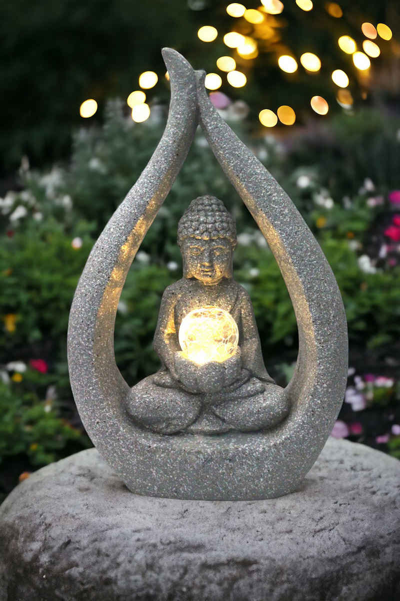 Arnusa Gartenfigur Solarleuchte Buddha Granit-Optik 46 cm Gartenfigur Statue beleuchtet, (mit Glaskugel), warmweiß Gartenskulptur