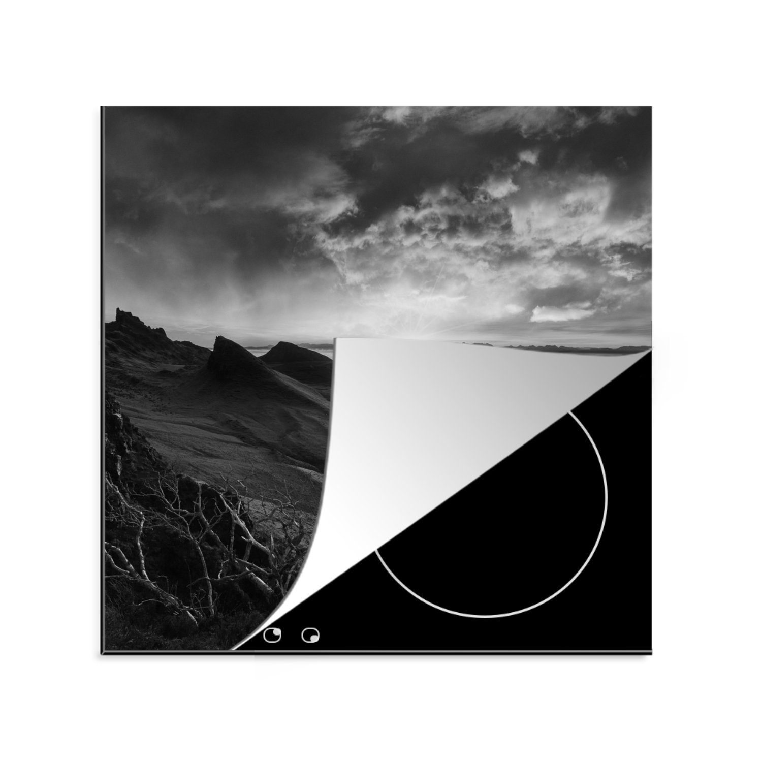 MuchoWow Herdblende-/Abdeckplatte Sonnenuntergang auf Skye in schwarz-weiß, Vinyl, (1 tlg), 78x78 cm, Ceranfeldabdeckung, Arbeitsplatte für küche