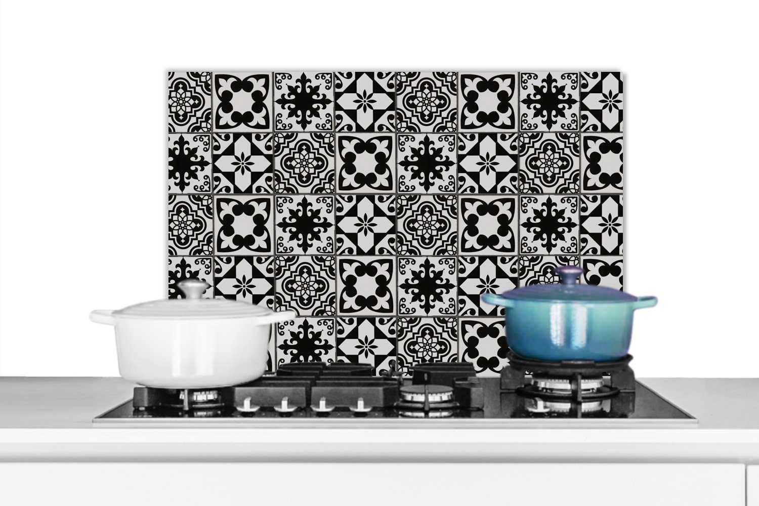 MuchoWow Küchenrückwand Retro - Kacheln - Blumen - Schwarz - Weiß, (1-tlg), 60x40 cm, Herdblende aus Wandschutz, Temperaturbeständig küchen