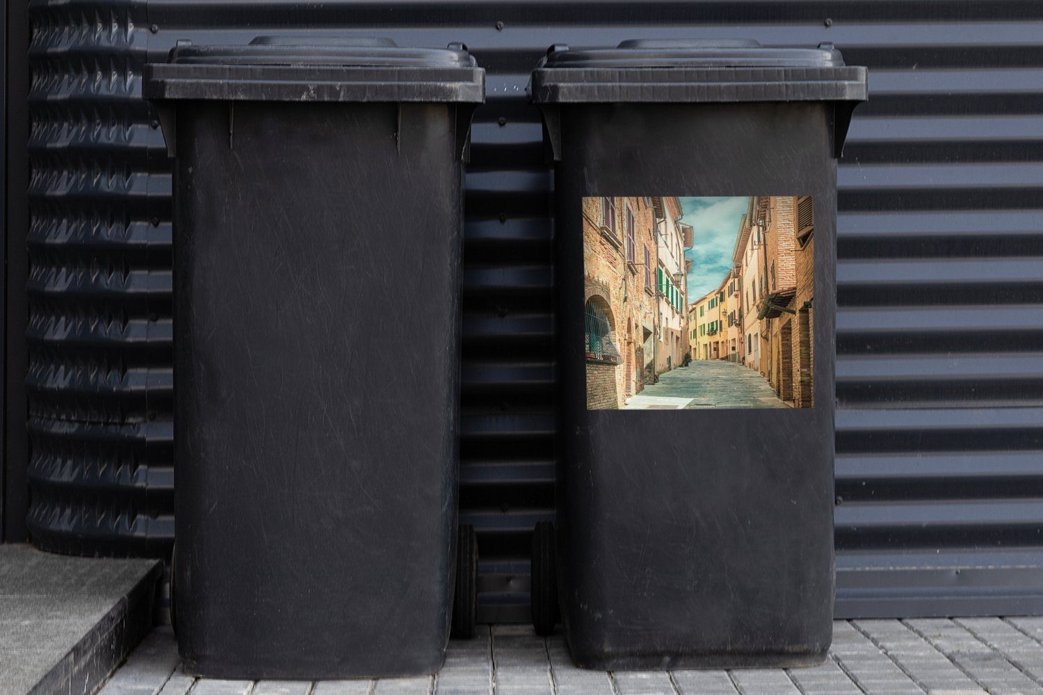 Abfalbehälter Mülltonne, (1 Container, Fahrspur St), Wandsticker alten im Mülleimer-aufkleber, Italien MuchoWow Sticker,