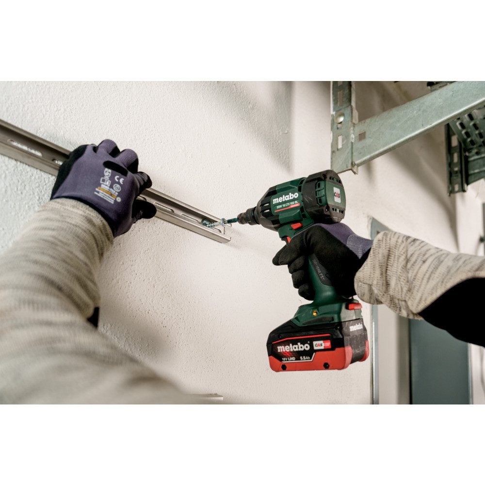 metabo Akku-Schlagschrauber SSW, 2150 U/min, 550 Nm, 18 LTX 550 BL 2 x 4 Ah LiHD in MetaBox 145
