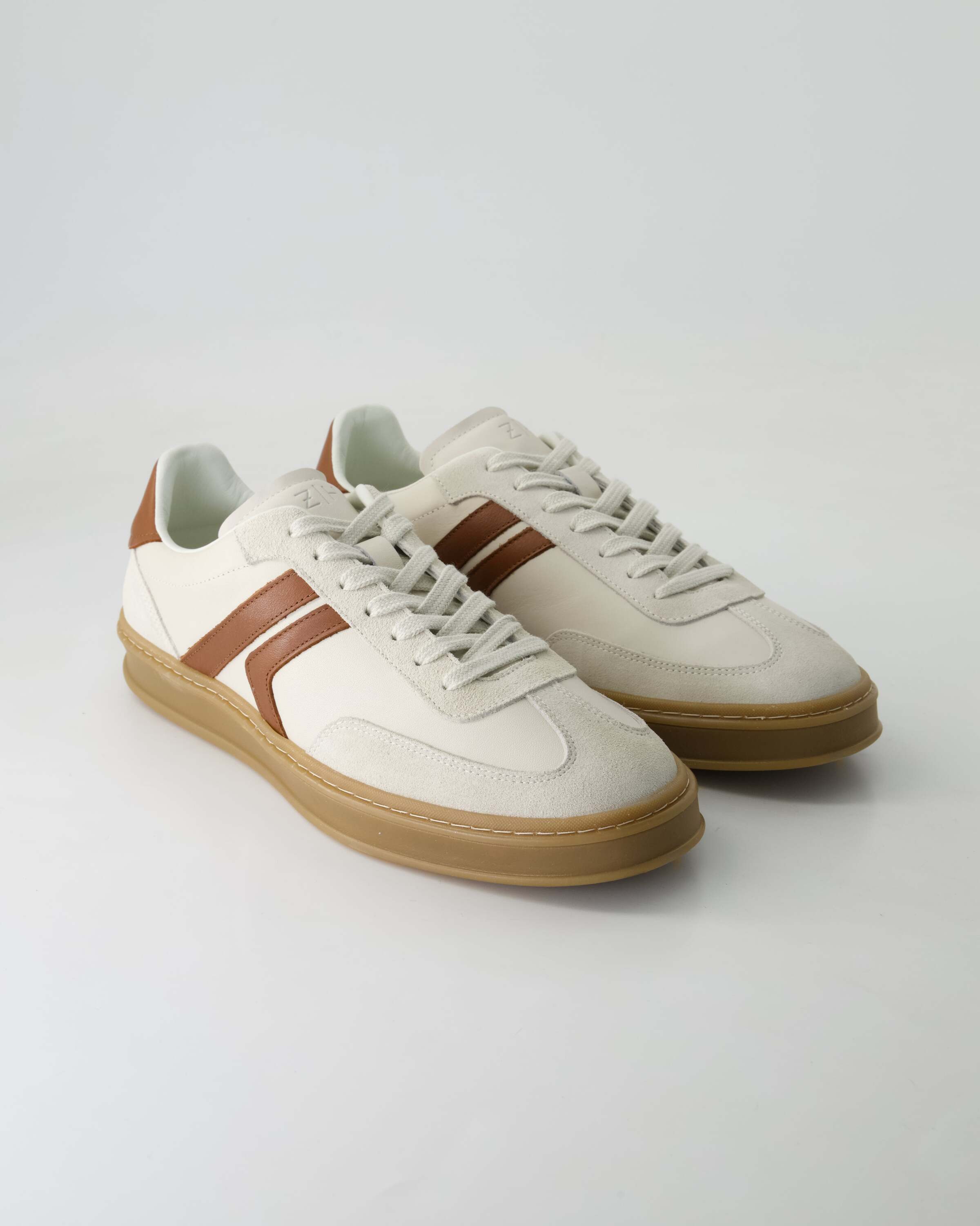 8880-02 Sneaker