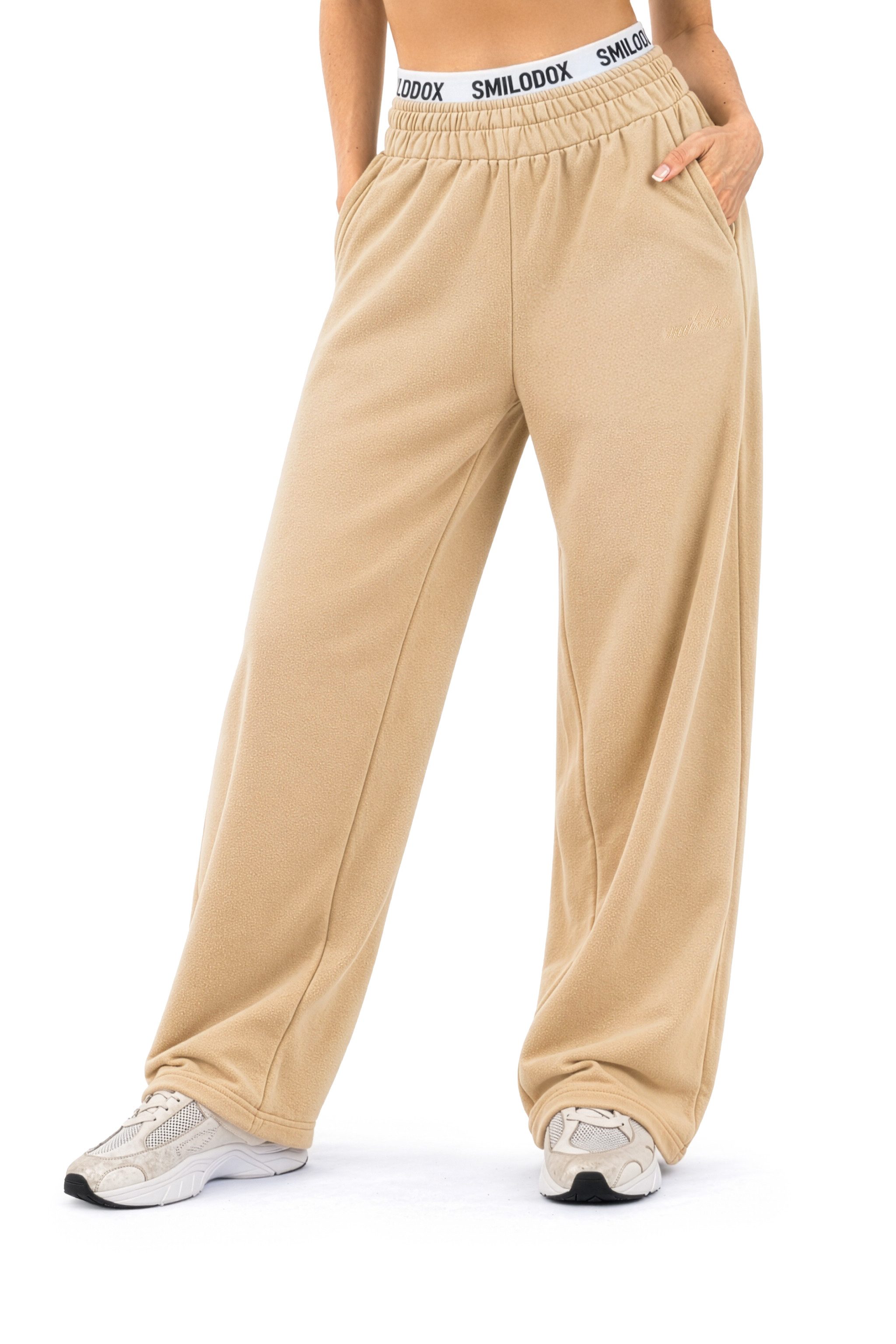 Smilodox Jogginghose Sirel, Trainingshose Damen Oversized Fit Wide-Leg mit Kordelzug Elastischer Bund, Weites Bein, Dezentes Logo, Sport & Freizeit