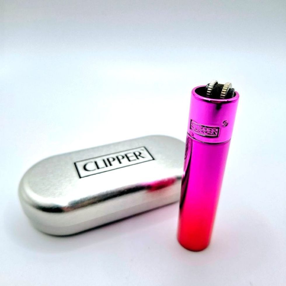 CLIPPER Feuerzeug Feuerzeug Metall Feuerzeug in pink gradient rot Inkl. Geschenkbox, Clipper - Feuerzeug mit Kultstatus