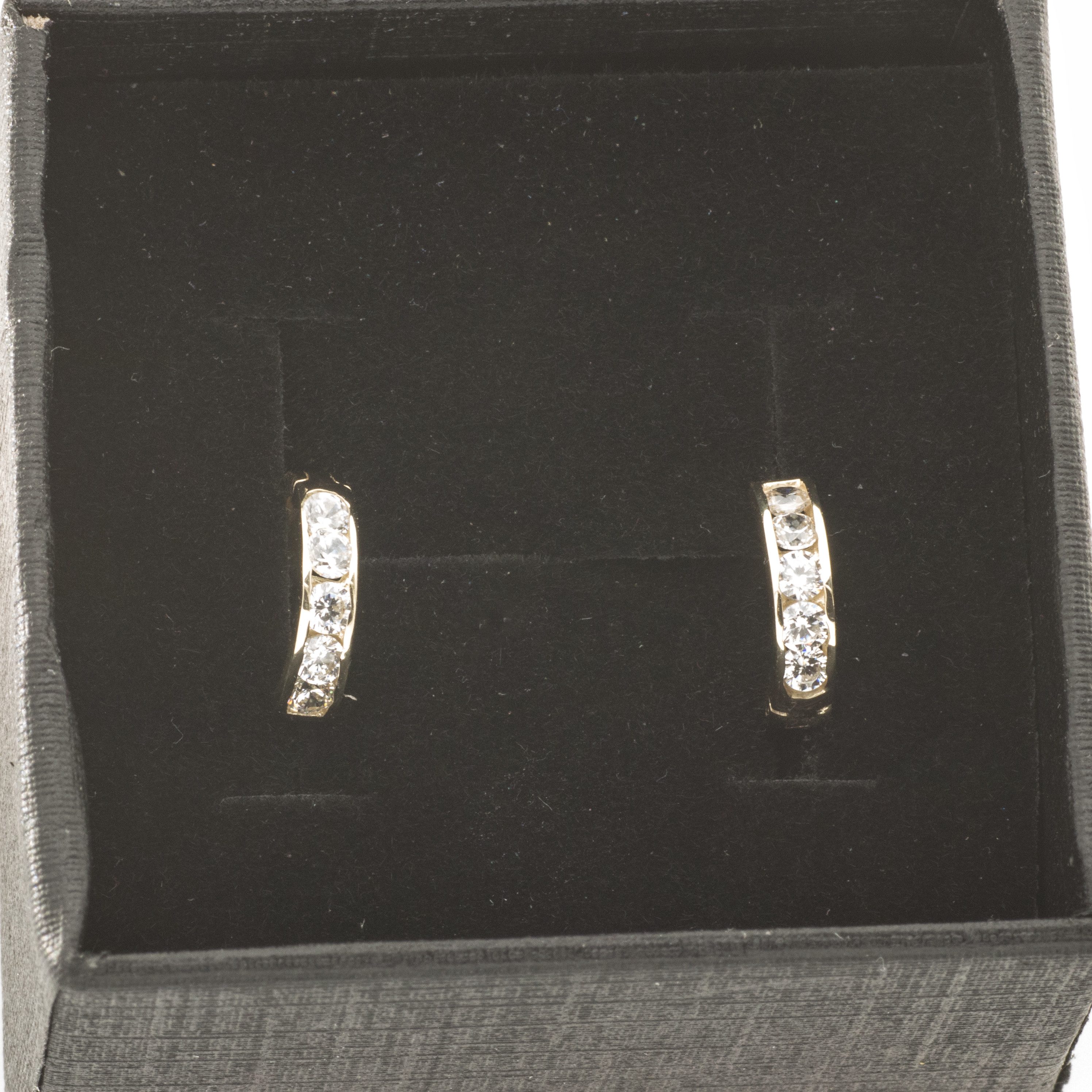 Bella Carina Klappcreolen Klapp Creolen aus 333 Gold 8 Karat, mit Zirkonia 11,4 mm x 2,8 mm, 333 Gold