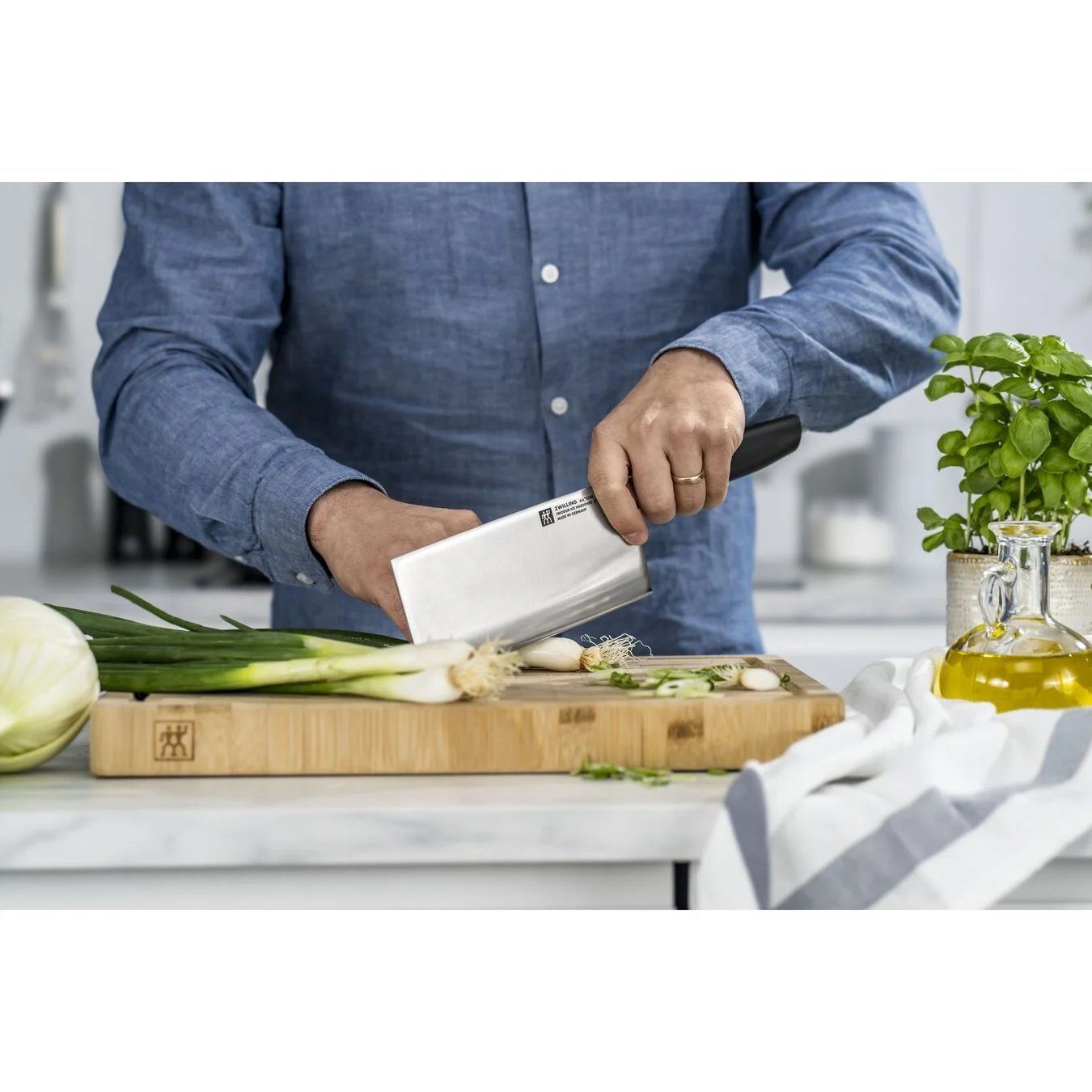 Zwilling Kochmesser ZWILLING All * Star Chin. Kochmesser 18 cm, Silber eisgehärtete