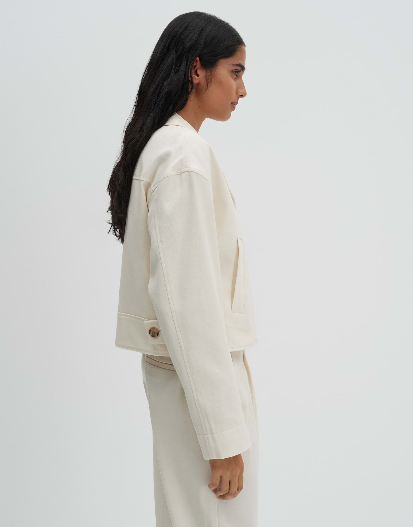 someday Jackenblazer Narissa Boxy Jacke mit festem Griff Boxy Jacke Lockere Passform, schräge Eingrifftaschen und verdeckte Knopfleiste – Bild 5 von 5
