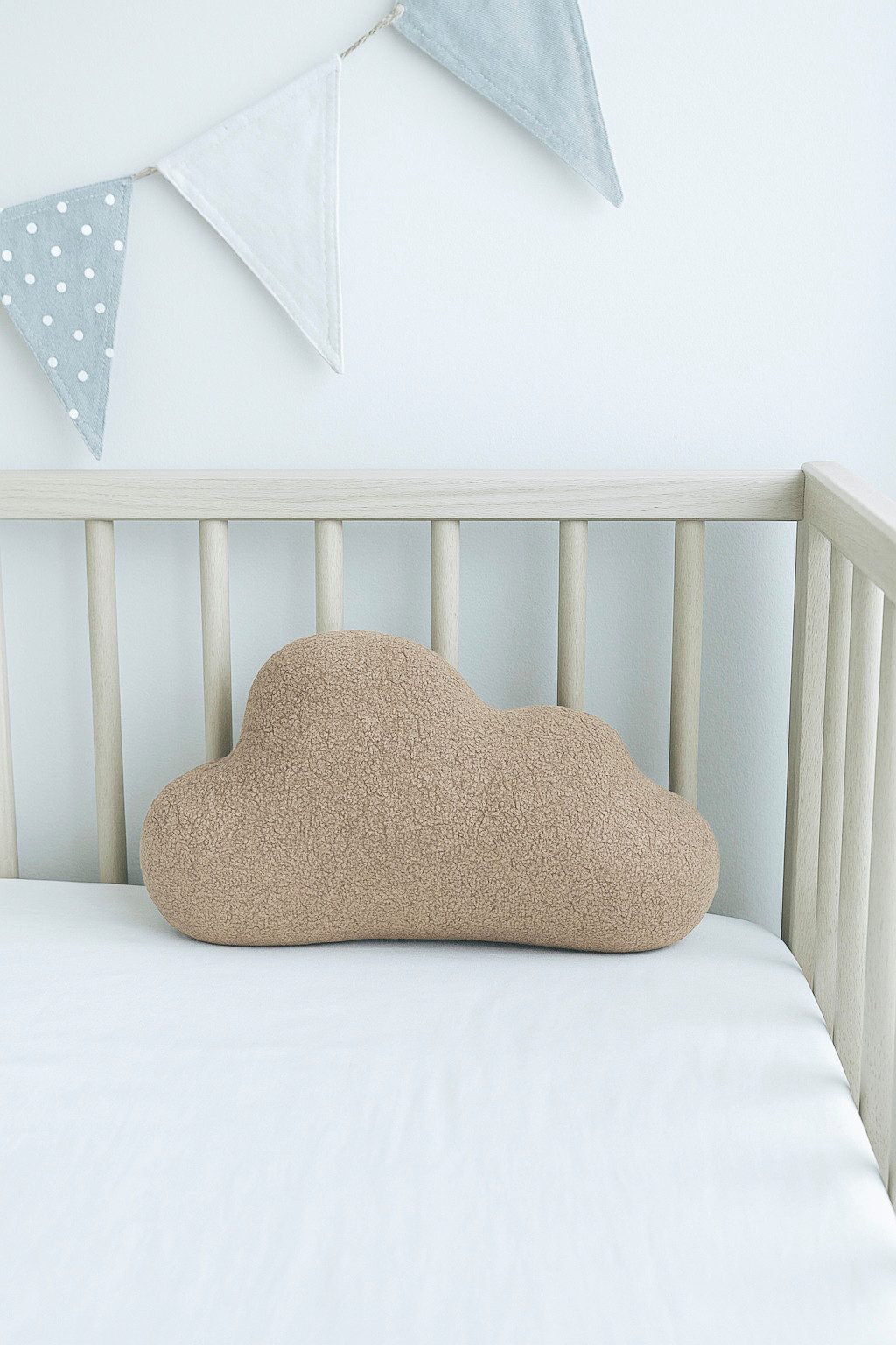 BABEES Dekokissen DEKOKISSEN Boucle Kuschelkissen Herz Wolke GROß 40x25, XXL 60x35 cm, Wolkenkissen Deko Kissen Geschenk Baby Kinderzimmer Babyshower