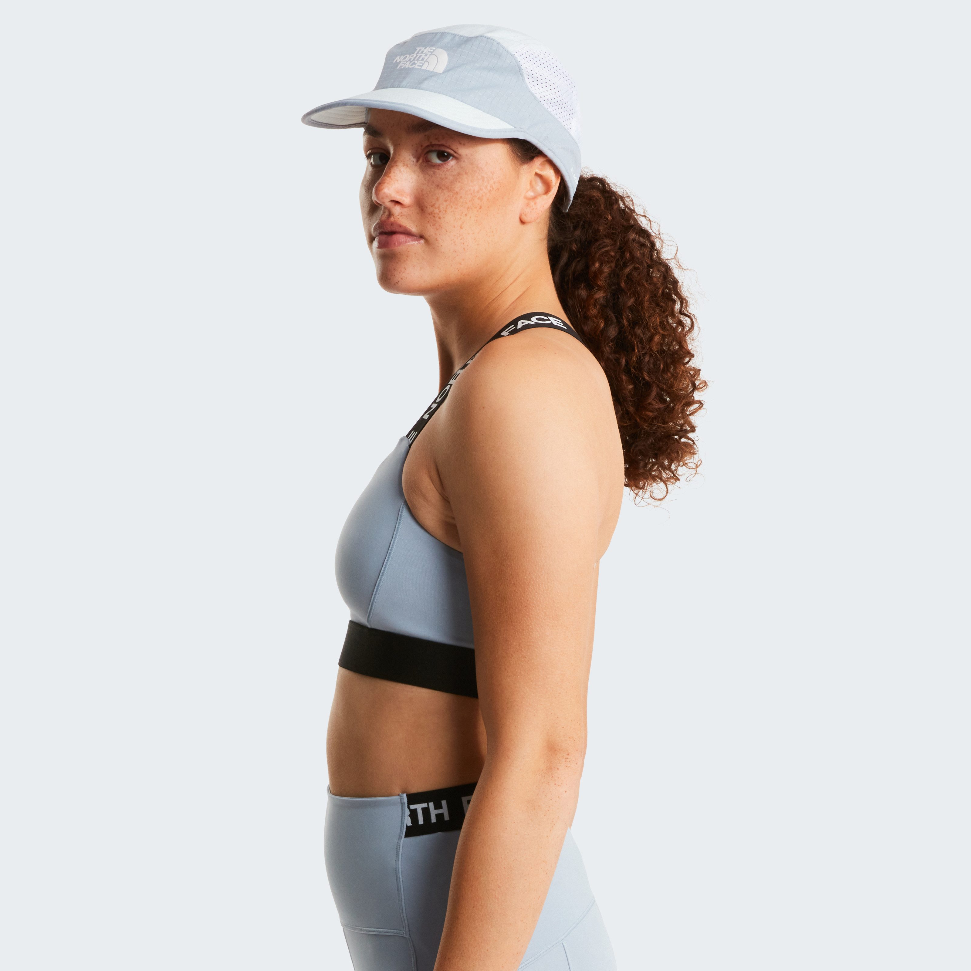 The North Face Sport-BH W CAMBRENA BRA für Fitness und Outdoor-Training, mit schweißableitendem FlashDry™