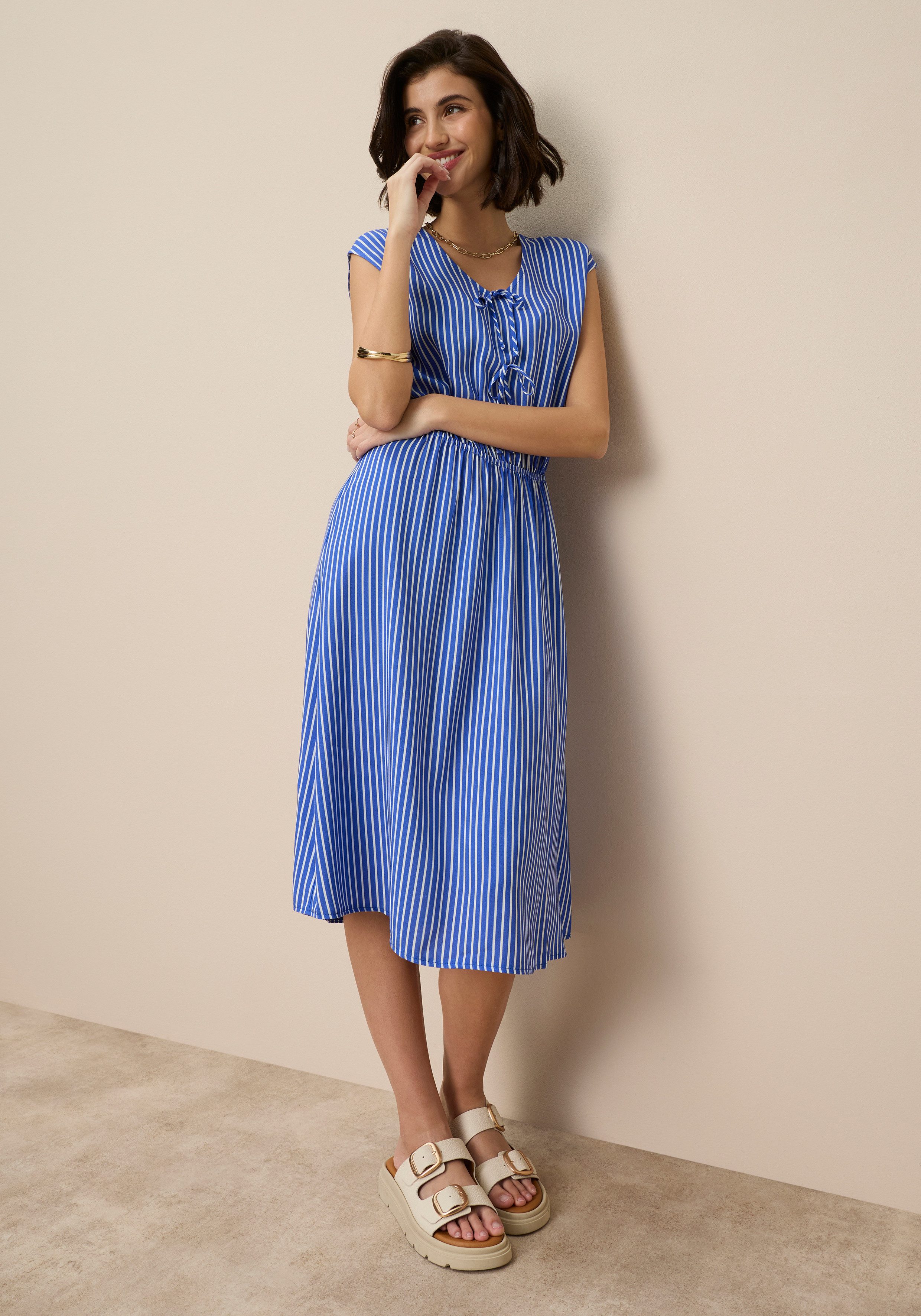 Tamaris Midikleid mit luftigem Tragegefühl mit Schleifendetails und taillierter Silhouette