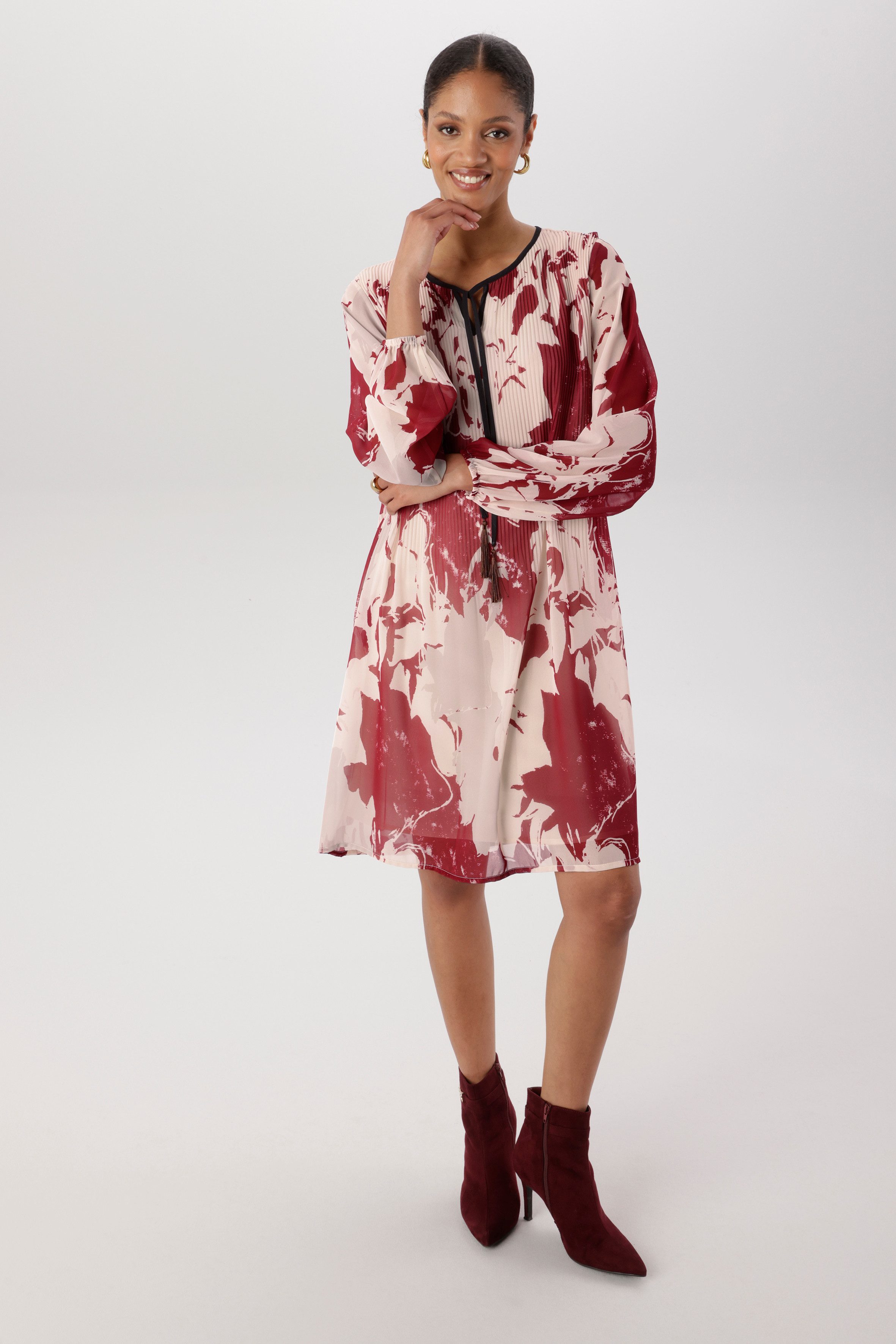Aniston SELECTED Plisseekleid zarter Chiffon mit Plissee und Body gefüttert - NEUE KOLLEKTION