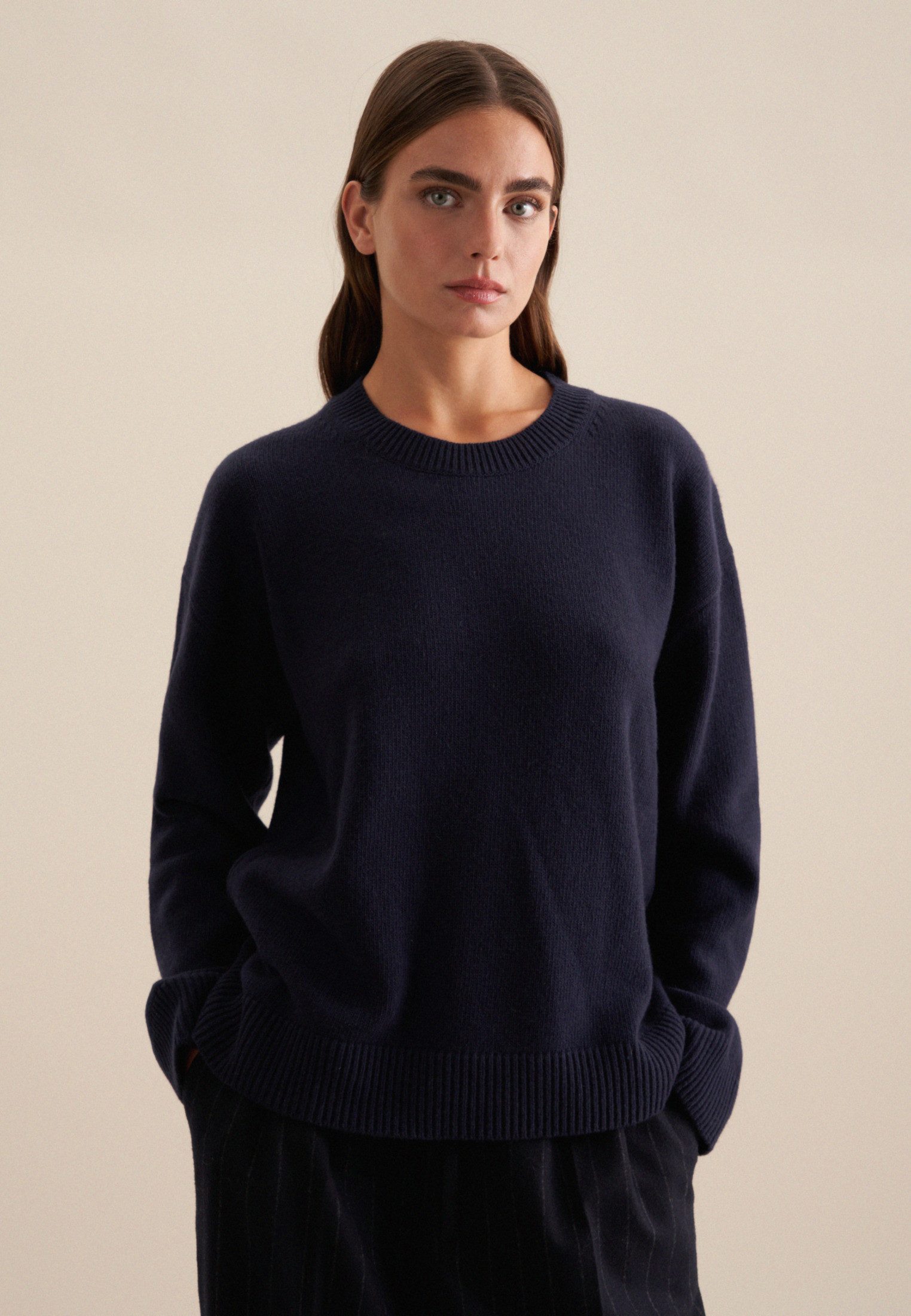 Strickpullover Schwarze Rose
