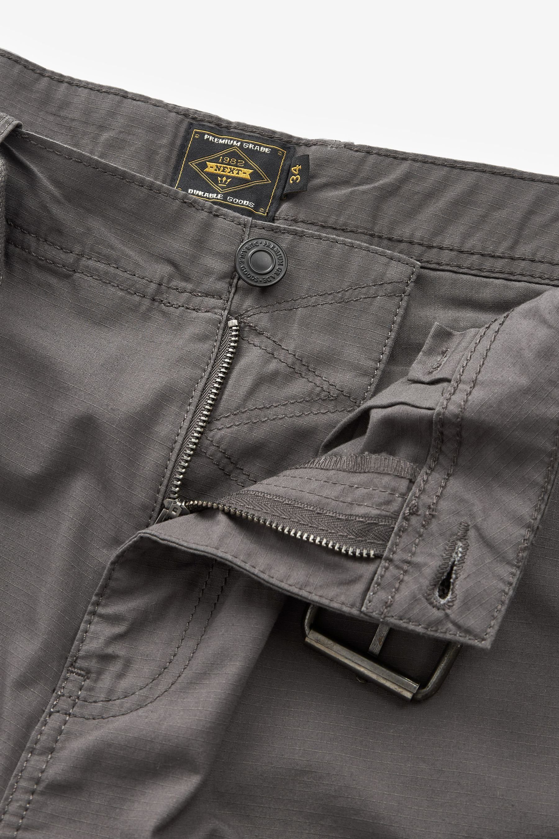 Cargoshorts (2-tlg) Next Charcoal mit Grey Gürtel Cargoshorts