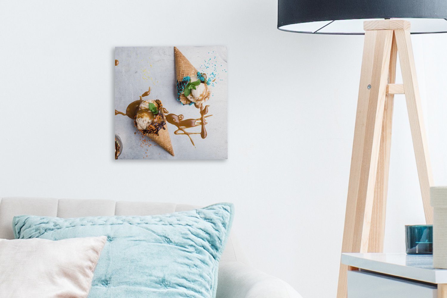 Leinwand (1 Karamellsauce Wohnzimmer Minzblättern, OneMillionCanvasses® mit und St), Eis Leinwandbild Bilder für Schlafzimmer