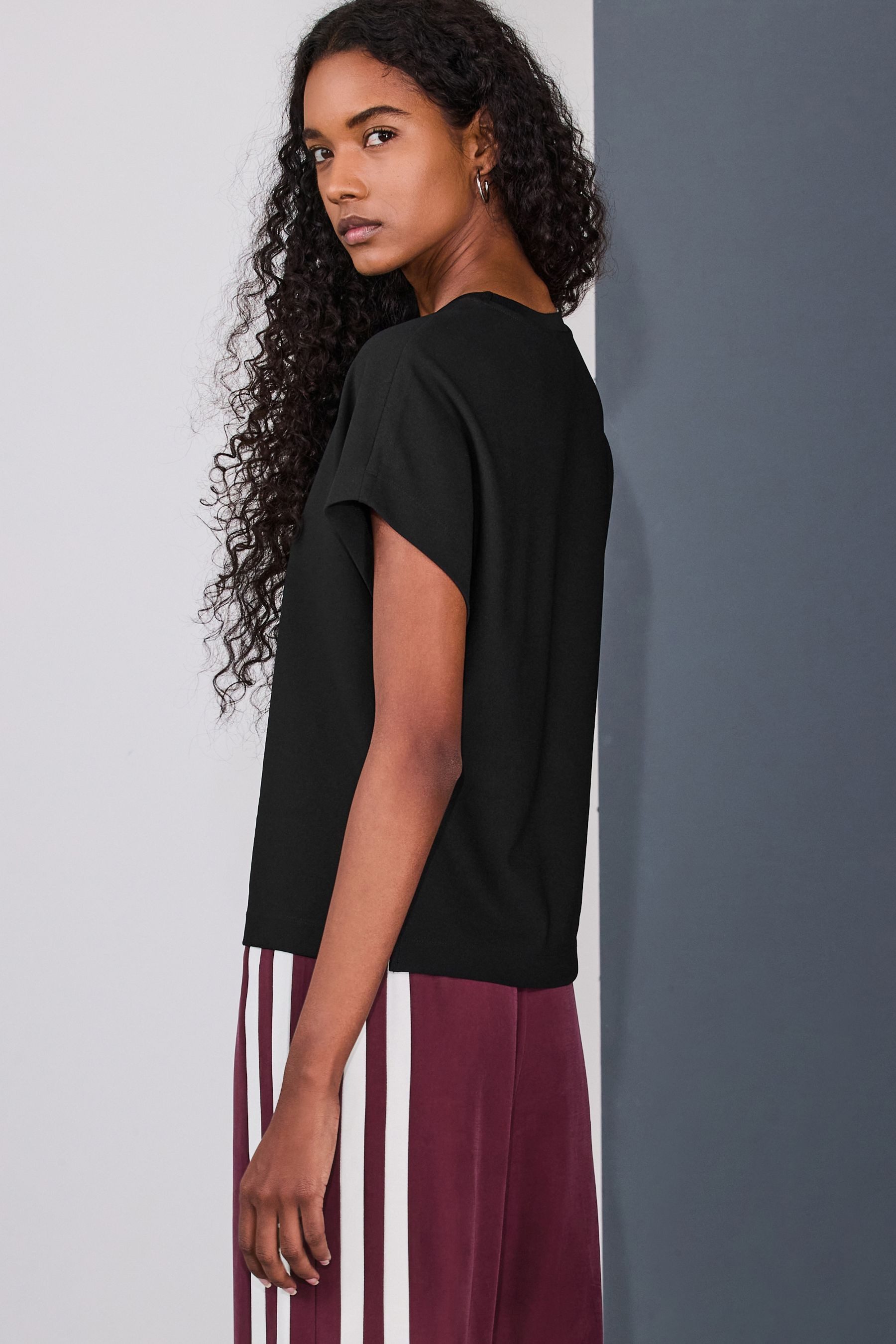 Next Kurzarmbluse Oberteil mit Rundhalsausschnitt und Schlüsselloch (1-tlg) günstig online kaufen