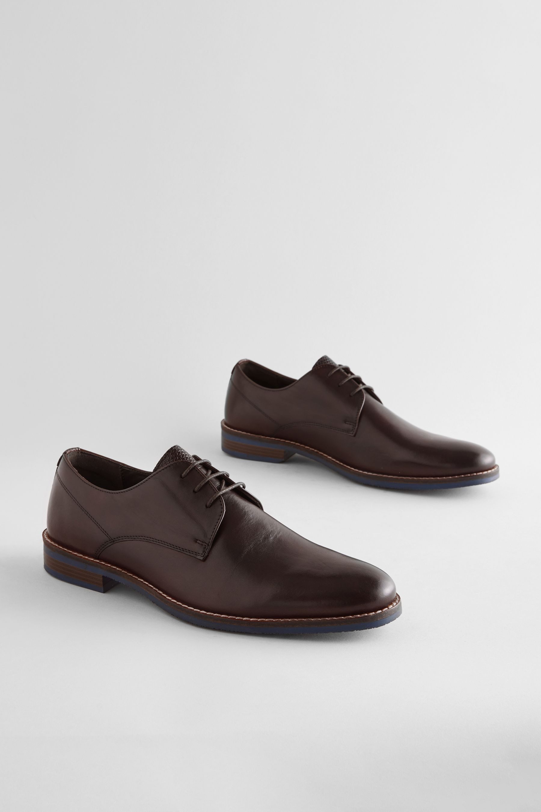 Next Derby-Schuhe aus Leder mit Kontrastsohle Schnürschuh (1-tlg) günstig online kaufen