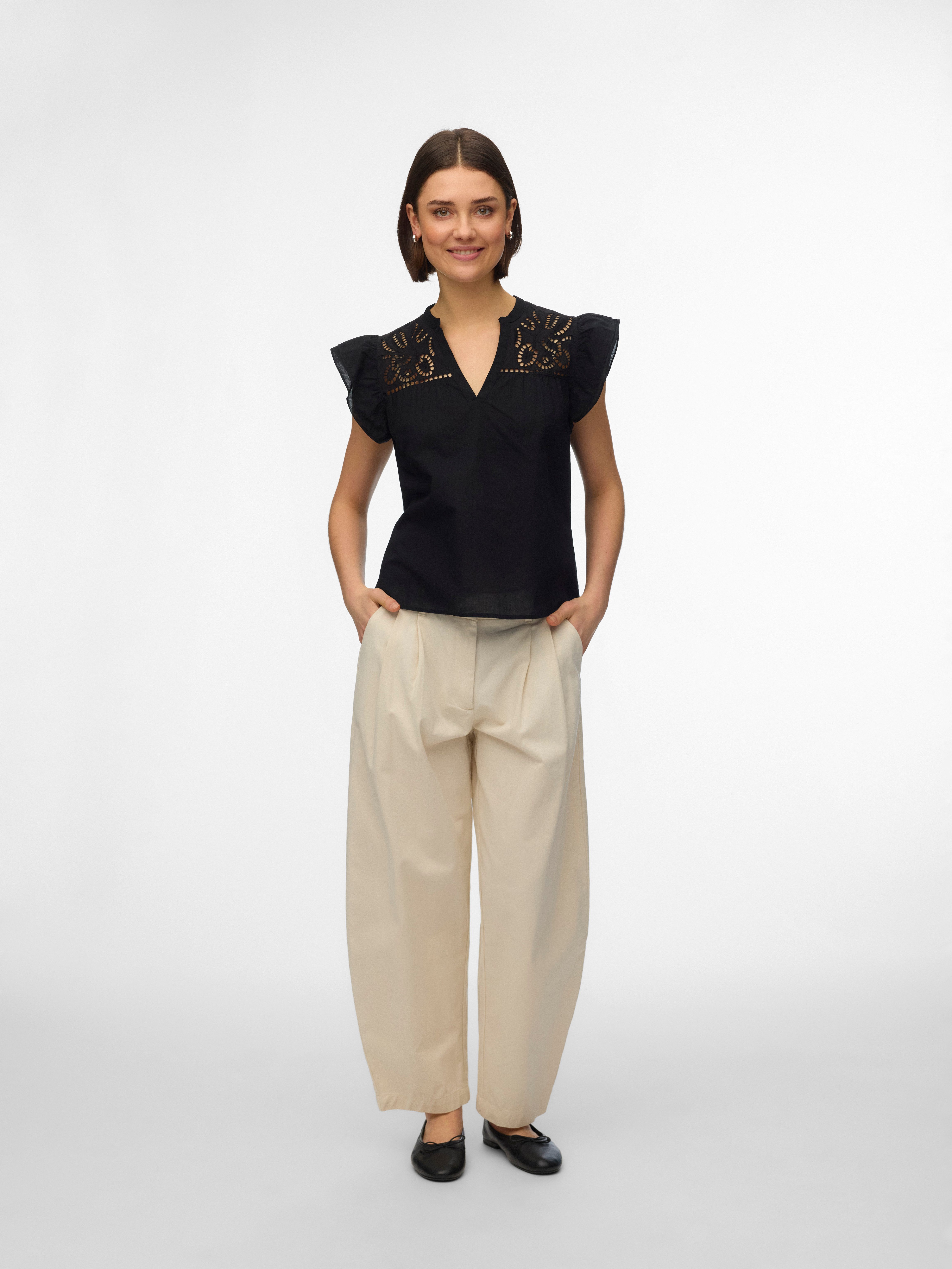 Vero Moda Kurzarmbluse VMLINE SS V-NECK TOP WVN NOOS Baumwolle, Lochstickerei