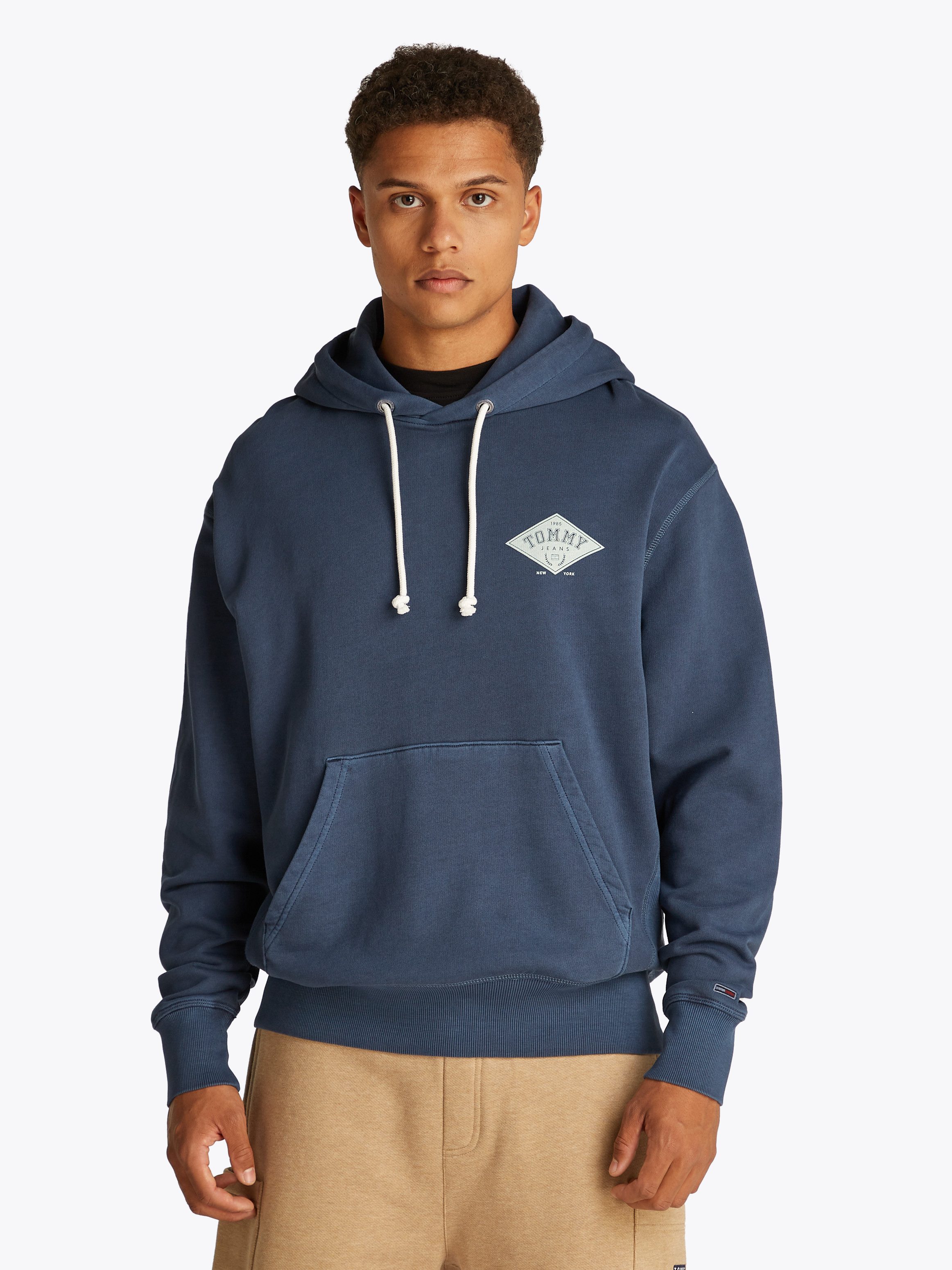 Tommy Jeans Kapuzensweatshirt TJM RLX VARSITY GRAPHICS HOODIE mit großem Rü günstig online kaufen