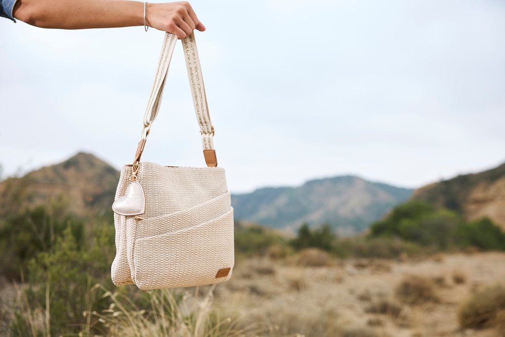 Rieker Umhängetasche, Damen Handtasche, Schultertasche mit Herz-Anhänger günstig online kaufen
