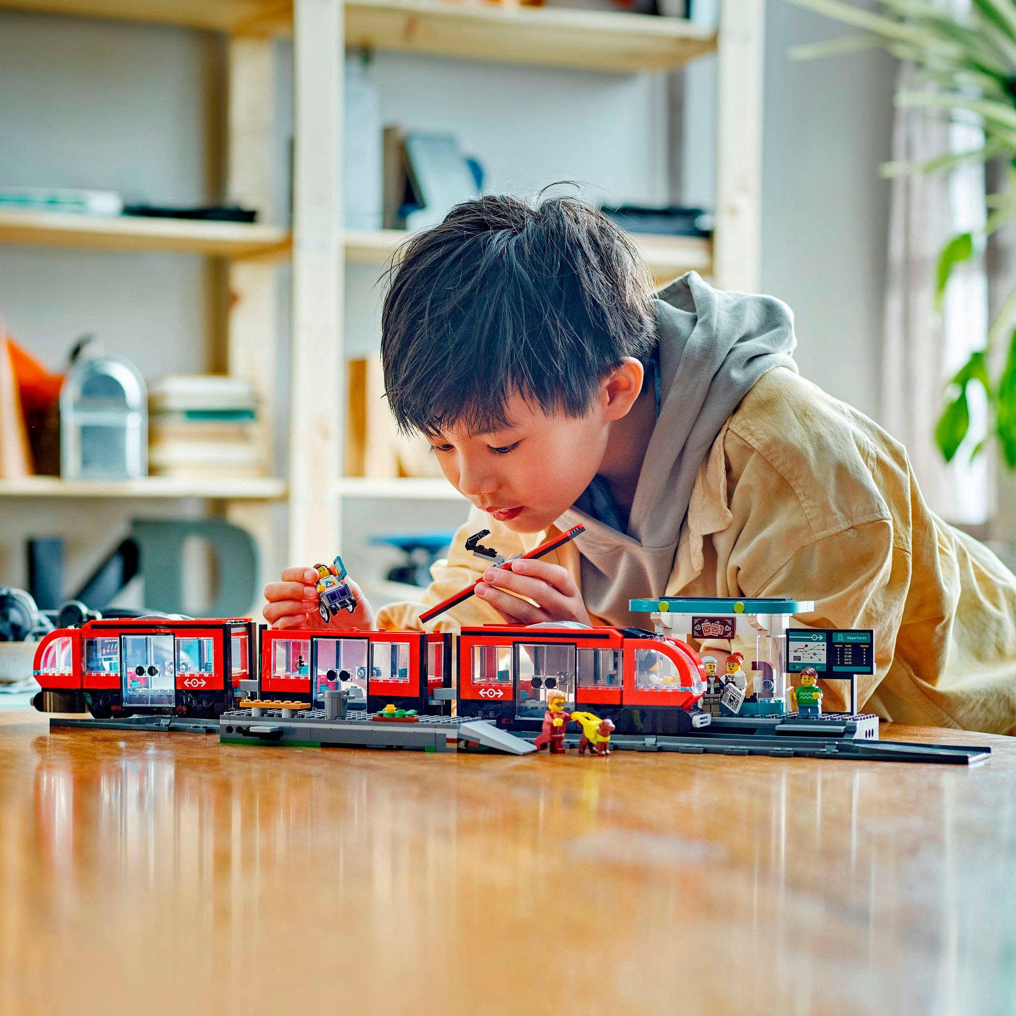 LEGO® Straßenbahn mit Haltestelle (60423), LEGO LEGO City Konstruktionsspie günstig online kaufen