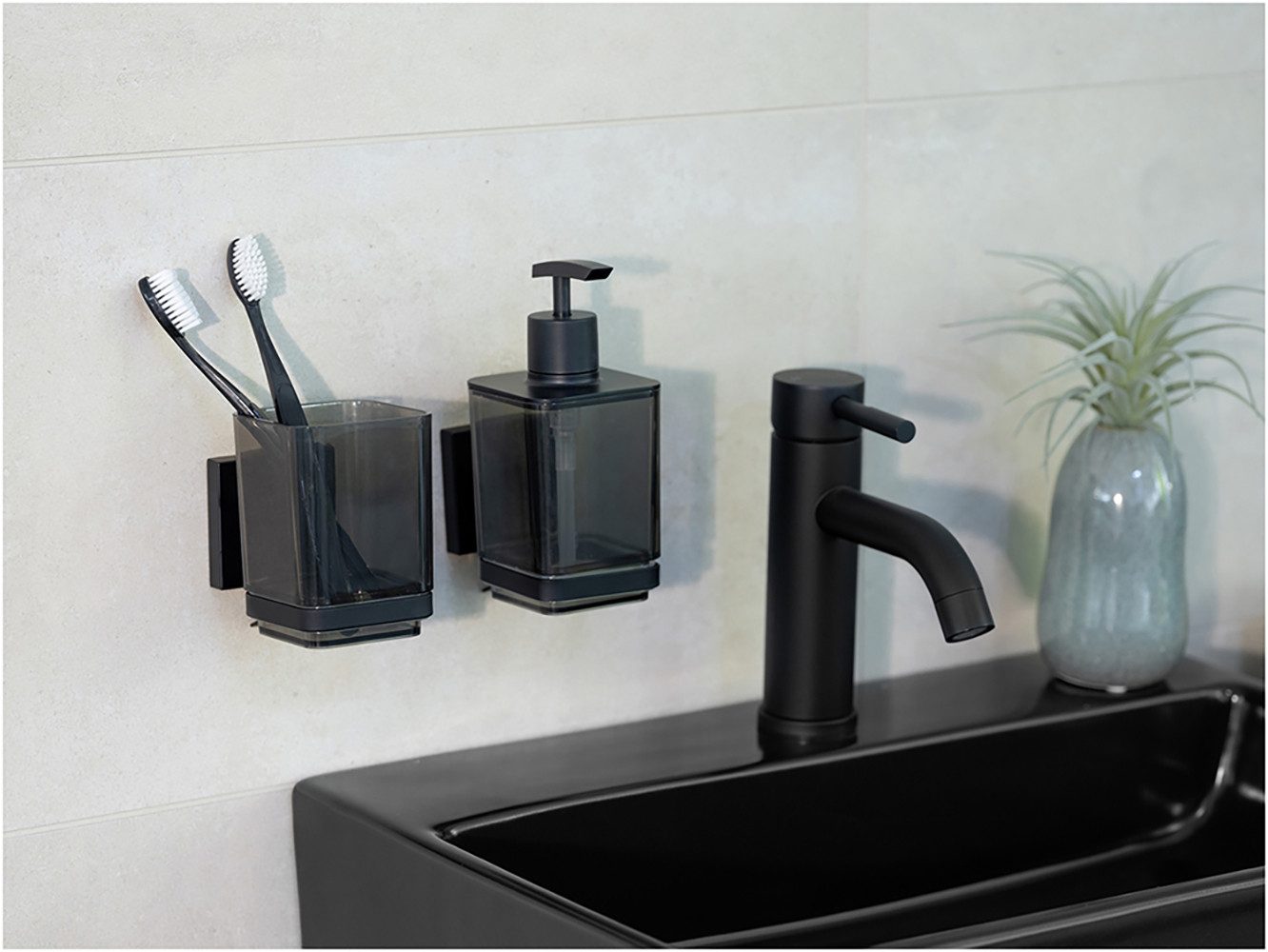 WENKO Seifenspender Vacuum-Loc® Modell Quadro, Befestigen ohne Bohren, Edel günstig online kaufen