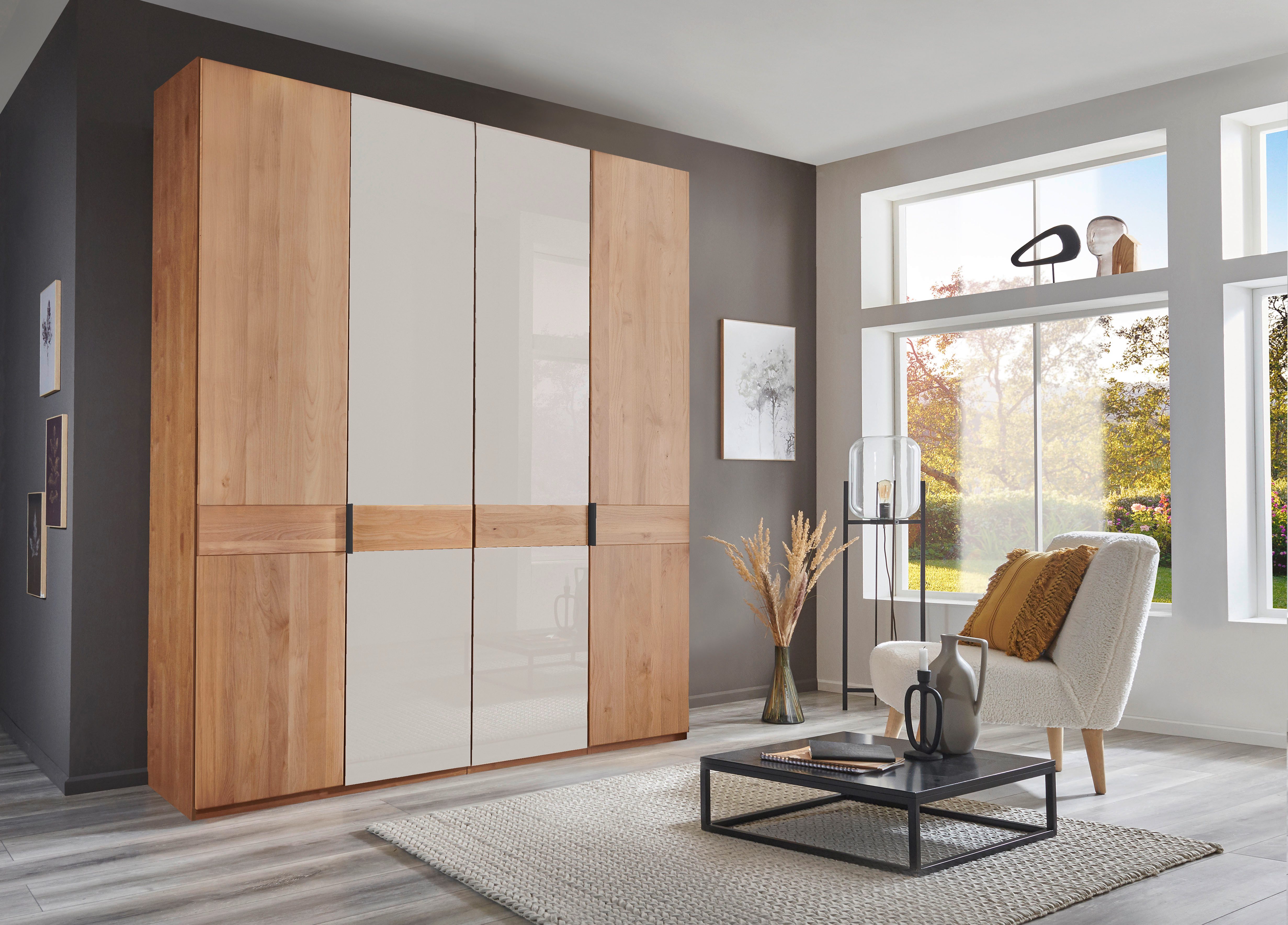 WIEMANN Kleiderschrank Cardiff, Massivholztüren in Kombination mit Glas- oder Spiegeltüren (4 Breiten, 2 Höhen 216/236cm auswählbar) hochwertiges Design in langlebiger Qualität, viel Stauraum