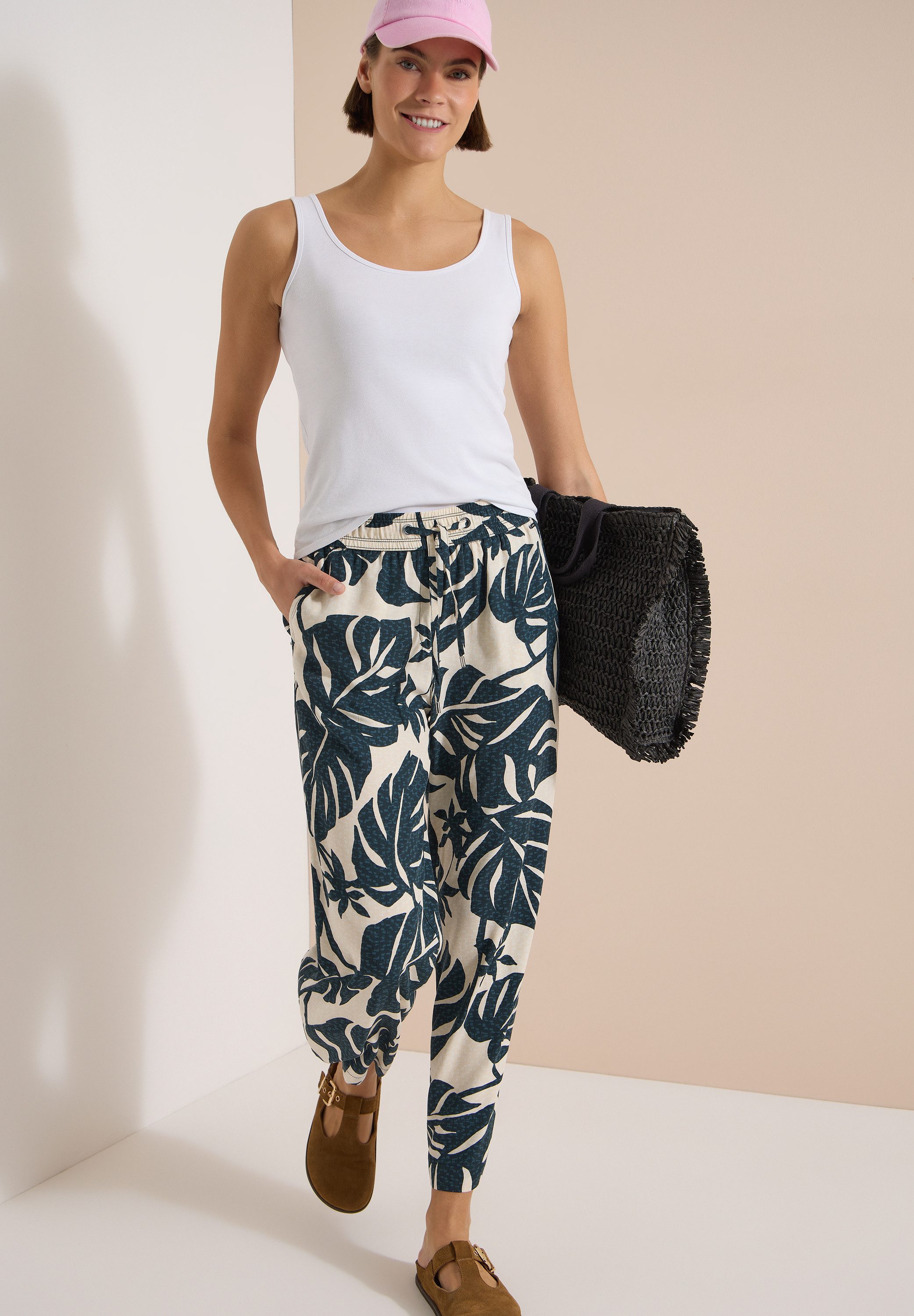 CECIL Stoffhose Style Neele Sommerhose im Loose Fit und mit floralem Muster – Bild 5 von 5