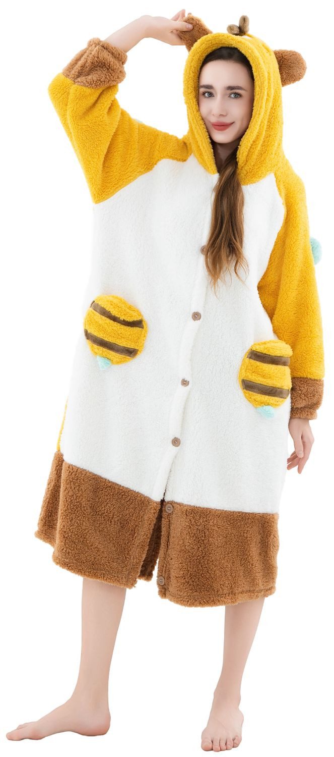 Corimori Plüschjacke Flauschiger Oversize Kuschel Deckenmantel + Kapuze passt bis Bauchumfang 140cm, Größenvergleich: Das Model ist 1,75m groß – Bild 2 von 5