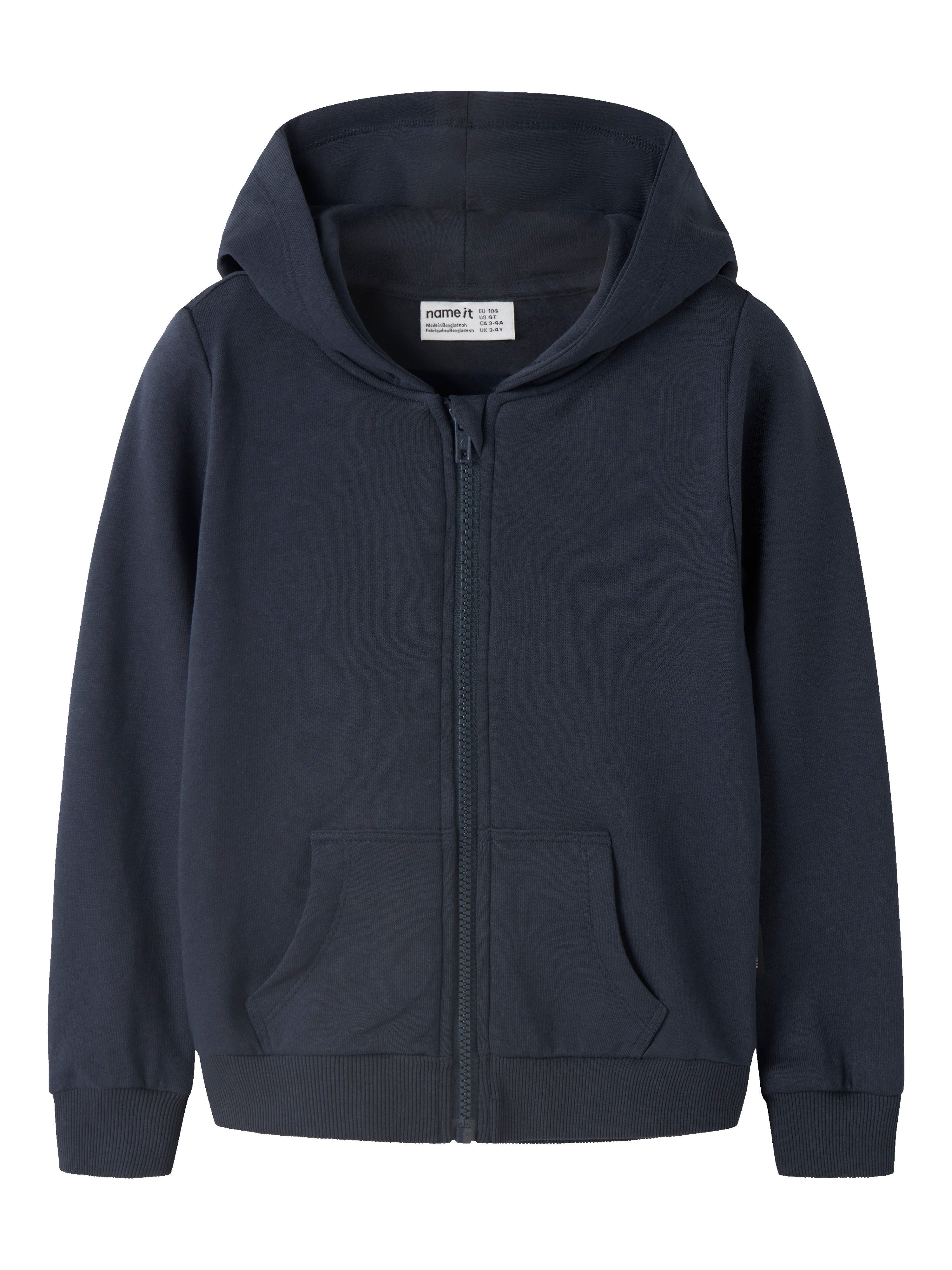 Name It Kapuzensweatjacke NKMNESWEAT – Sweatjacke mit Kängurutasche unifarben, casual, regular fit, Sweatware, Rundhals – Bild 2 von 5