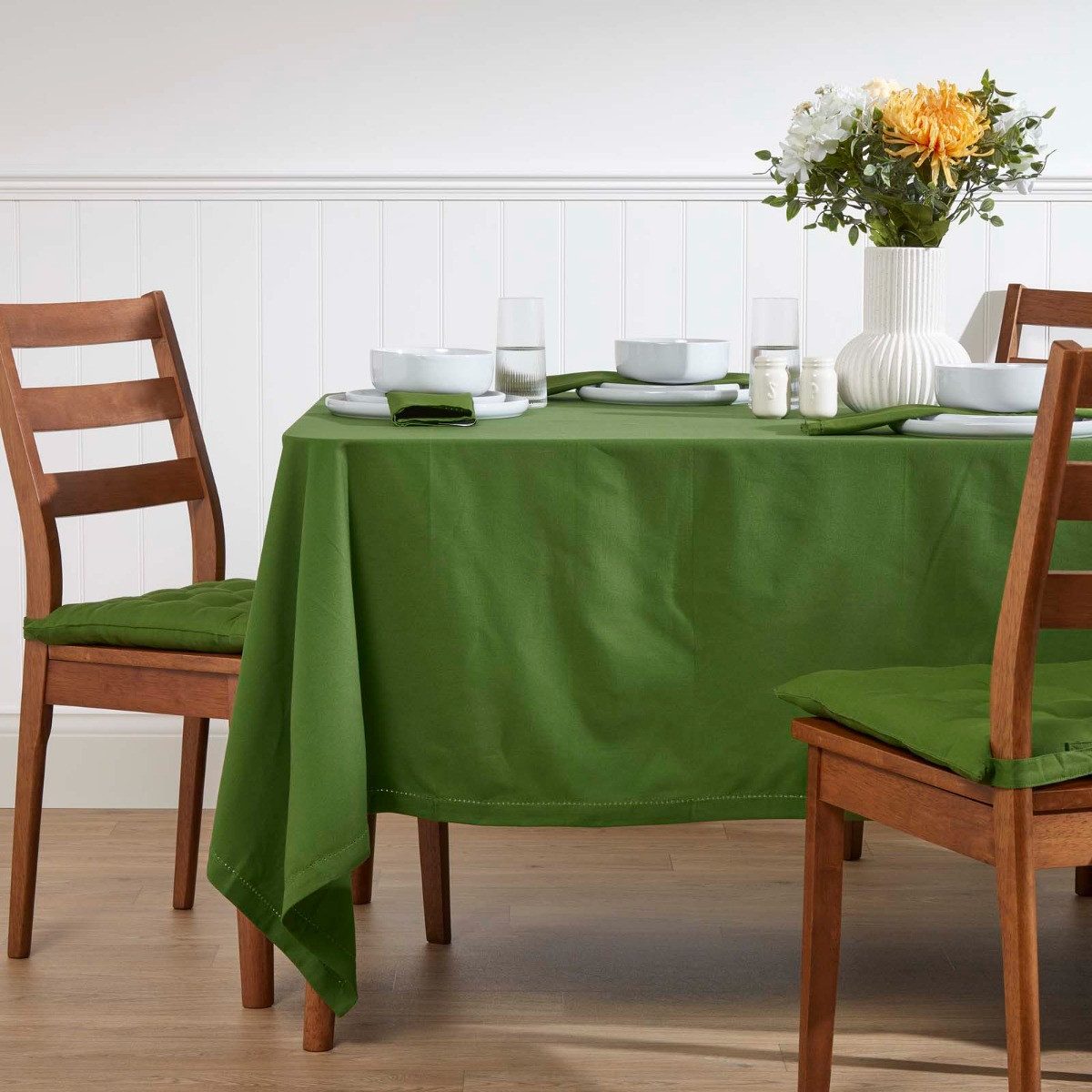 Homescapes Tischdecke Tischdecke olivgrün – 137 x 137 cm, 100% Baumwolle (1-tlg)
