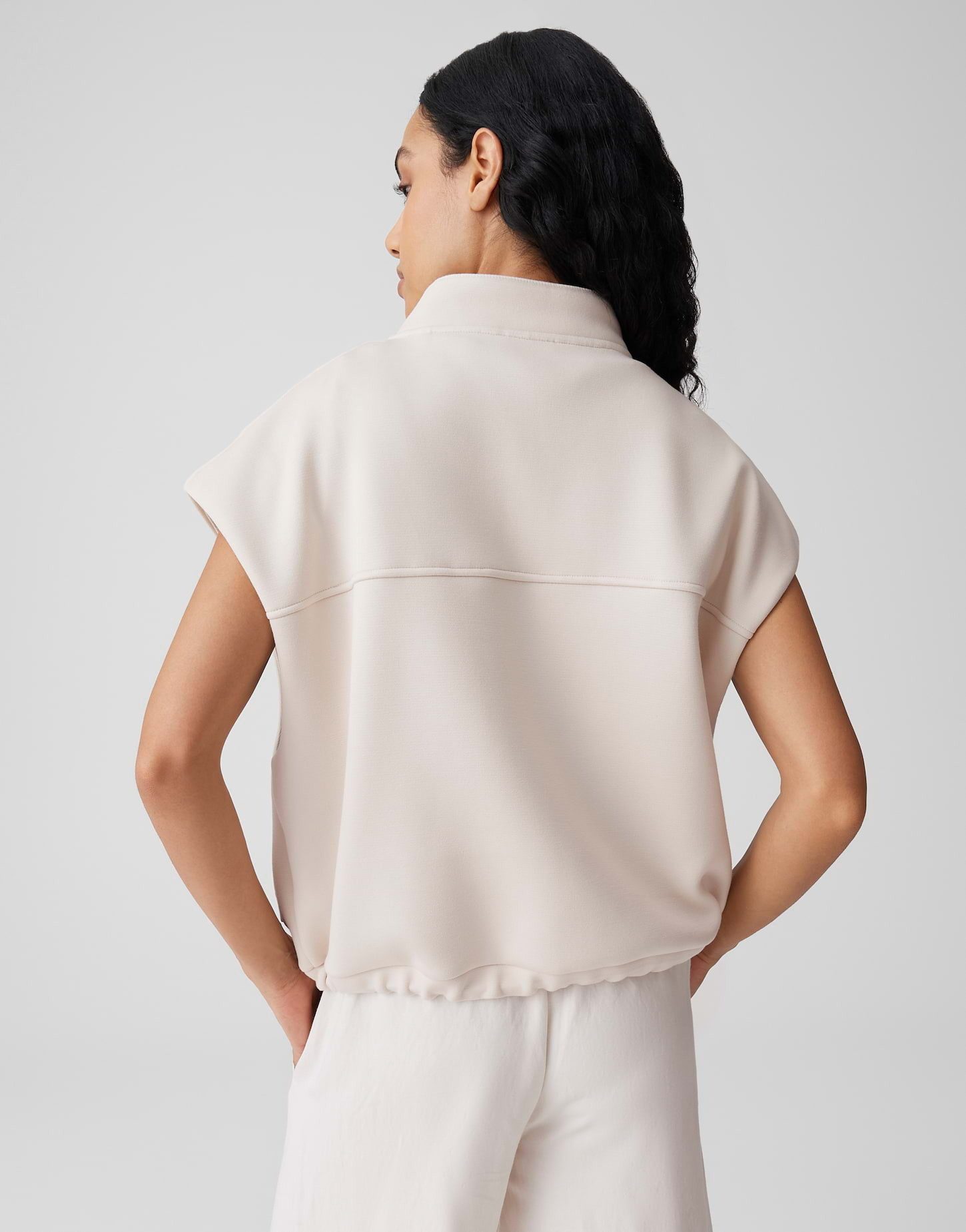 OPUS Sweatweste Gohita aus Sweatware mit weiter Passform voluminöser Fall, glatter Griff, – ideal für den Alltag