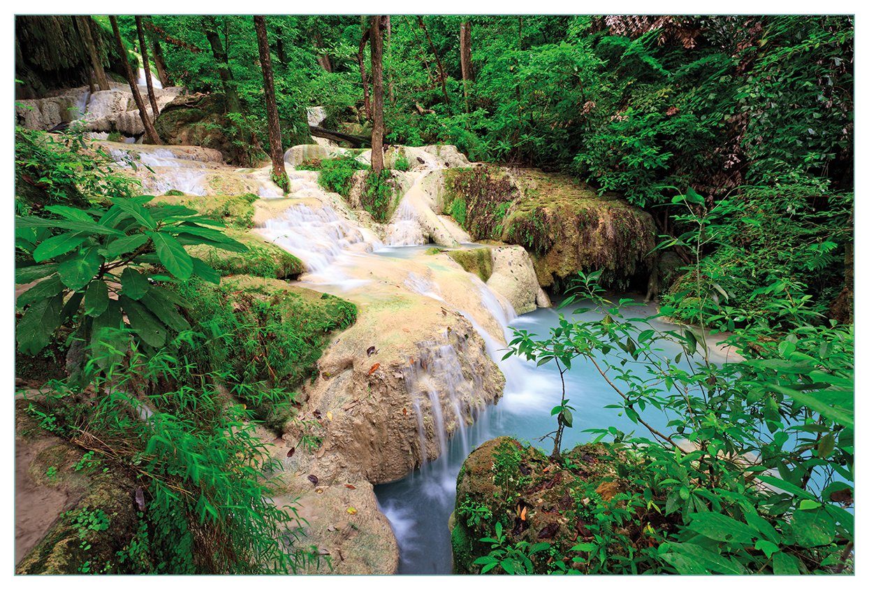 Wallario Küchenrückwand Verborgener Wasserfall in einem tropischen Wald, (1-tlg)