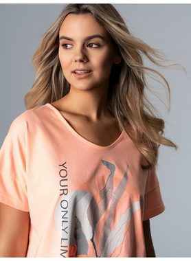 Trigema T-Shirt TRIGEMA Oversized T-Shirt mit großem Print-Motiv (1-tlg)