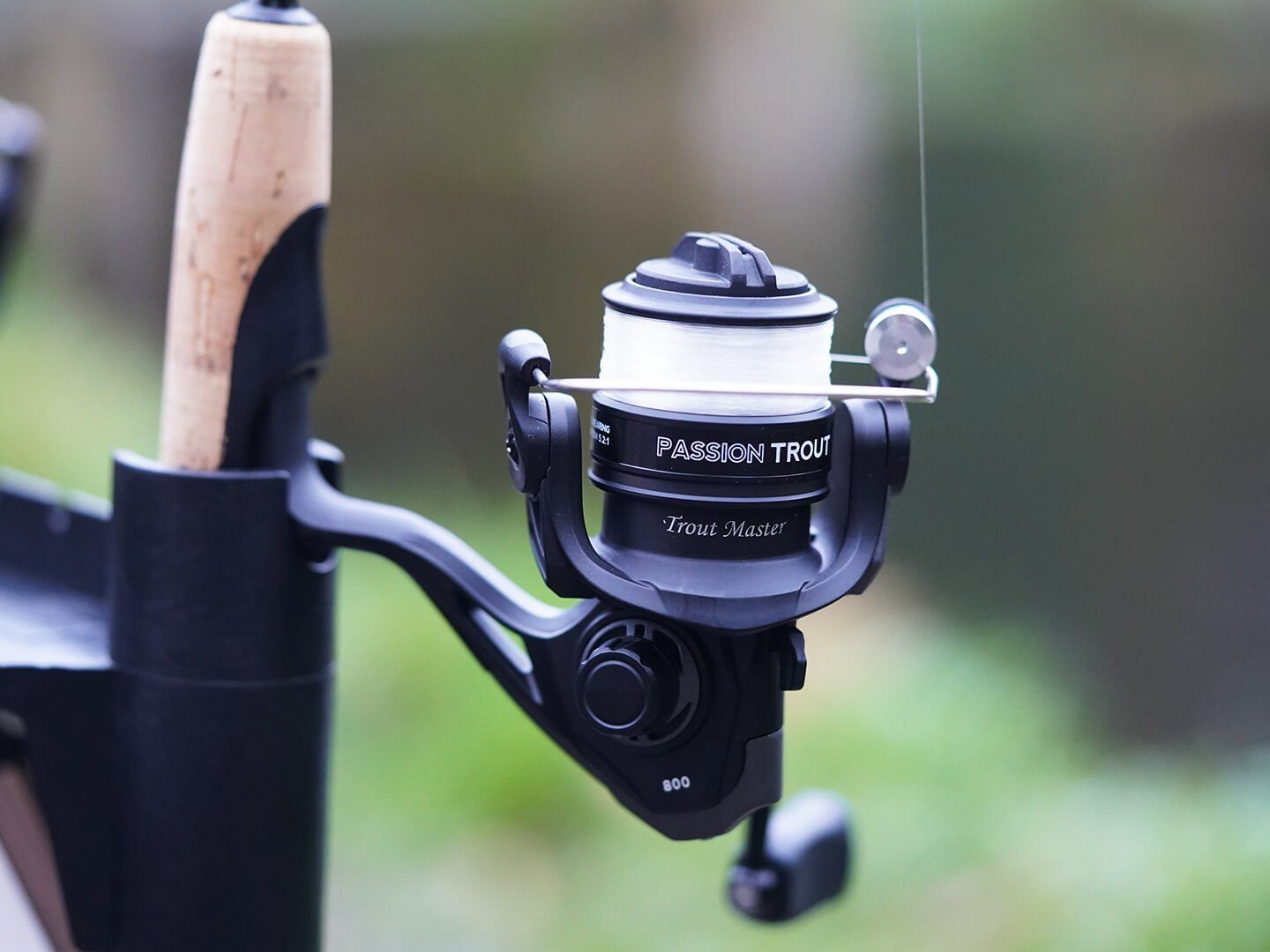 Passion SPRO inkl. 200m 0,25mm) 4000 Master Trout Stationärrolle Trout