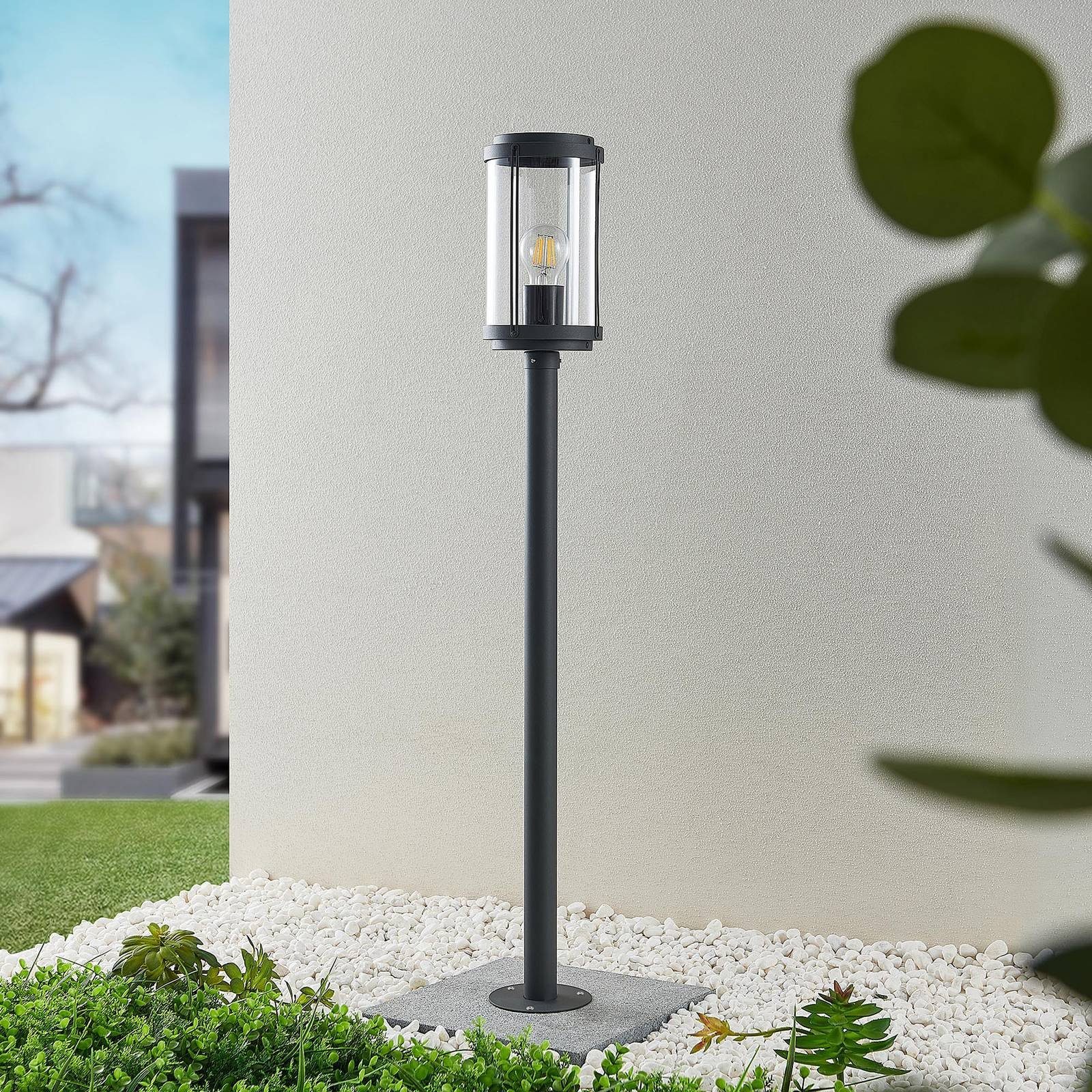 Lindby Außen-Stehlampe Ojali, Metall, Schwarz IP44, 1 x 15 W