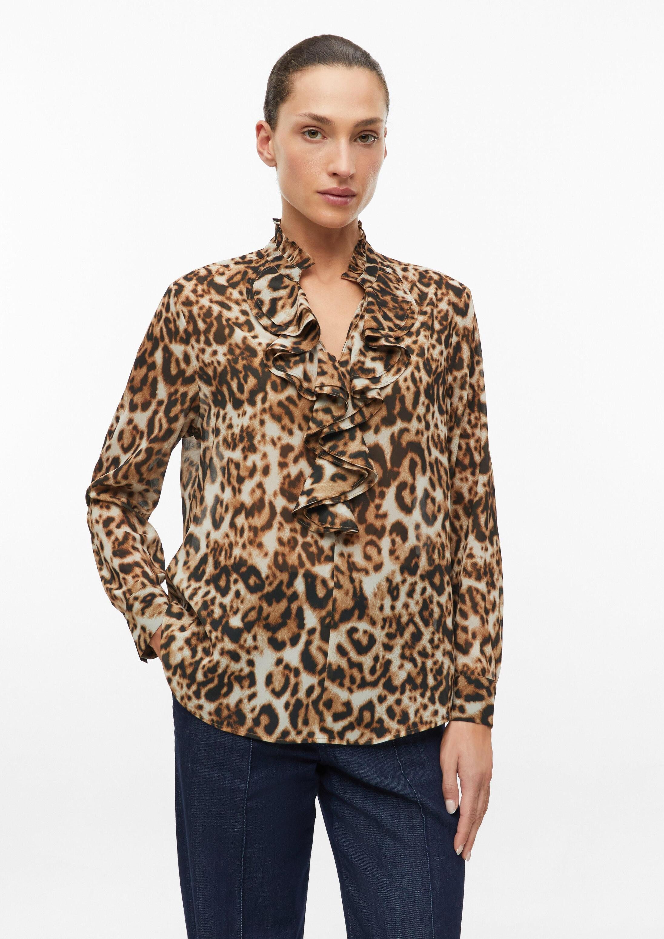 s.Oliver Langarmbluse Bluse Semitransparente Bluse mit Rüschenkragen und Leo-Print
