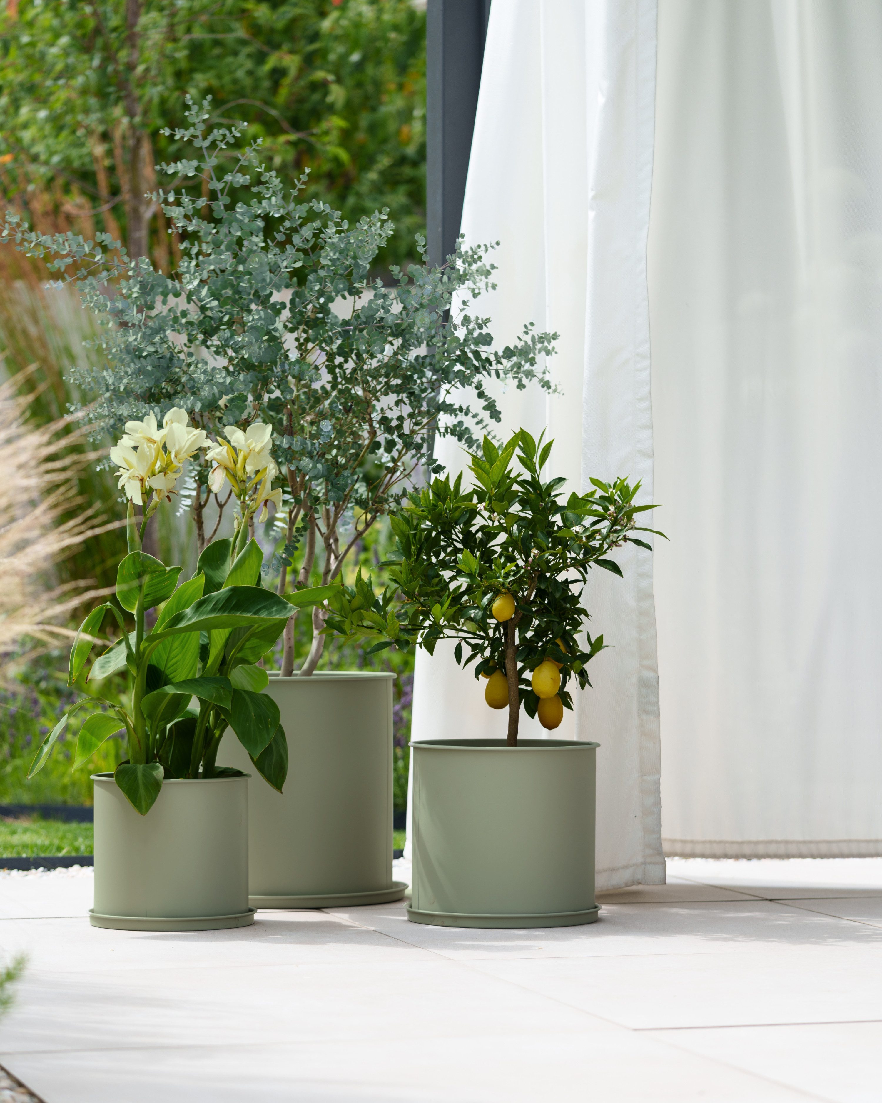 LIVLIG Blumentopf groß draußen, Übertopf für Pflanzen (3er-Set), UV-beständig, Ø25 cm, Ø31 cm, Ø40 cm, wetterfest, rostfrei