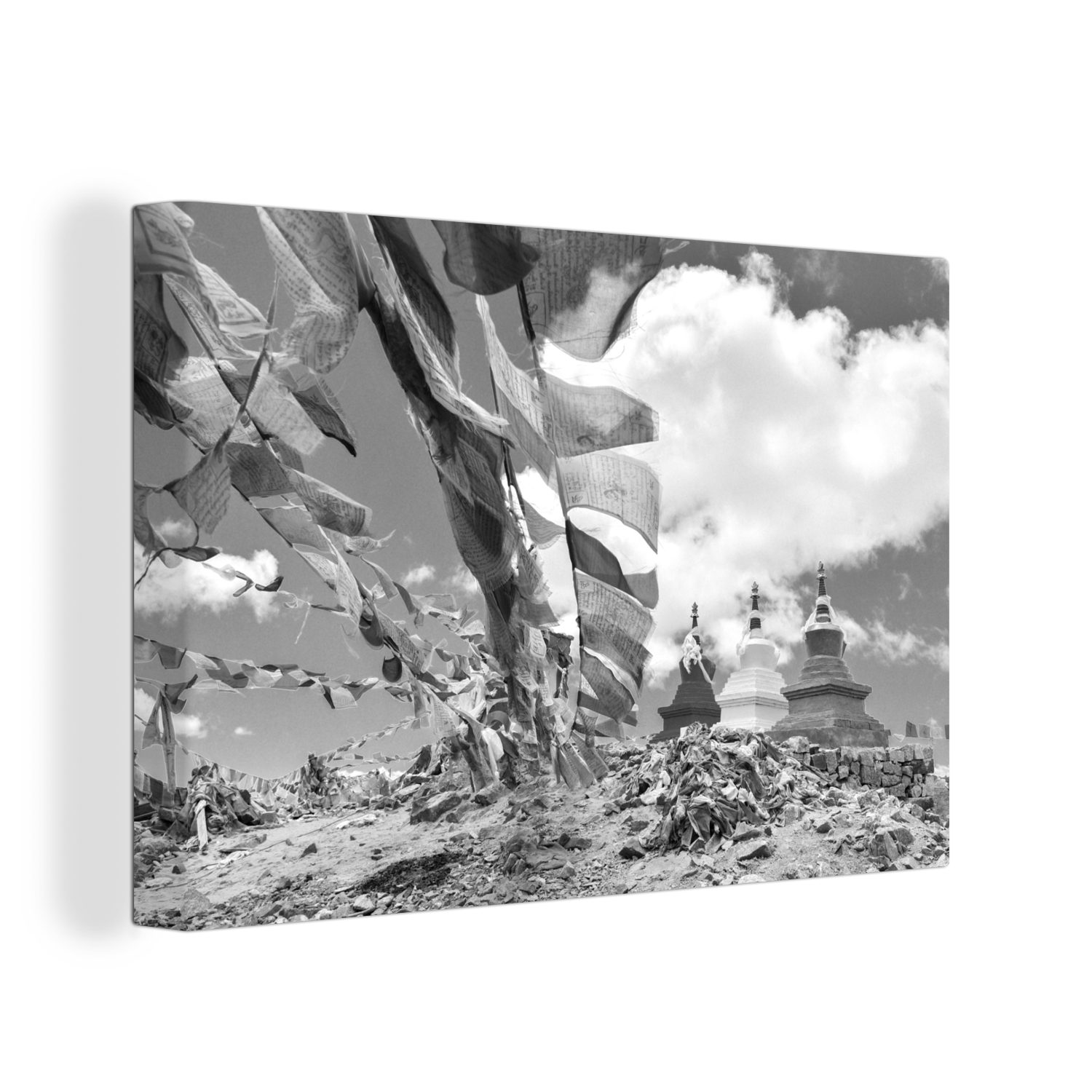 OneMillionCanvasses® Leinwandbild Farbige Fahnen und Stupas in der Natur Tibets - schwarz und weiß, (1 St), Wandbild Leinwandbilder, Aufhängefertig, Wanddeko, 30x20 cm | Leinwandbilder