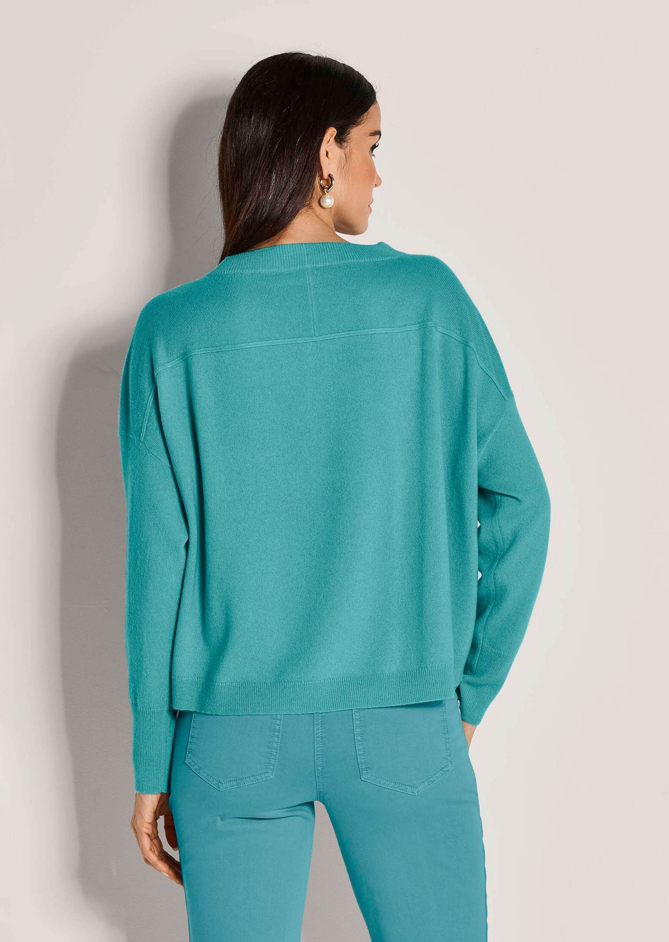 MADELEINE Strickpullover Kaschmir Pullover mit Rundhalsausschnitt Oversized-Design mit edlen Biesen-Akzenten, bequem, lange Ärmel