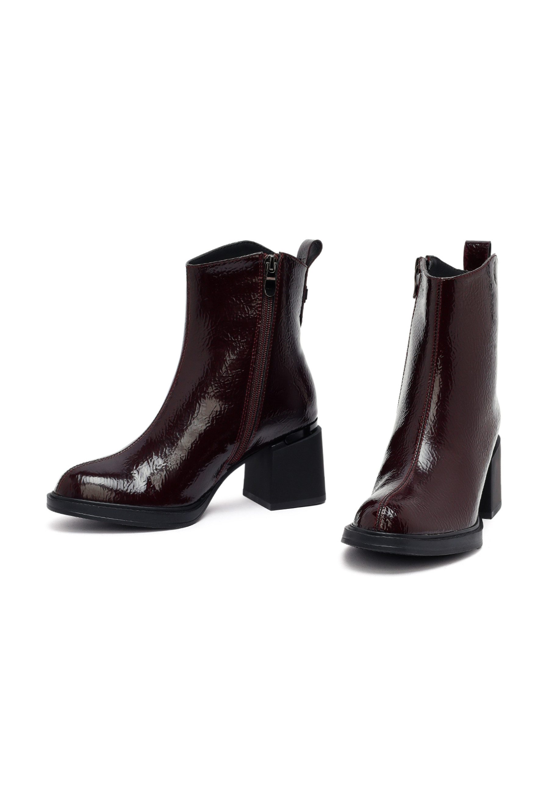 Derimod Absatz-Stiefeletten aus Kunstlack Ankleboots