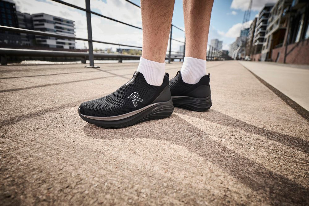 Rieker Sport Slipper Slipper, Schlupfschuh, Freizeitsneaker mit sockenähnlichem Einstieg