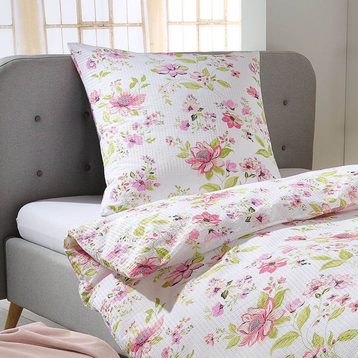 TRAUMSCHLAF Bettwäsche Fleur, Seersucker, 2 teilig, ideale Sommerbettwäsche in herrlicher Seersucker Qualität