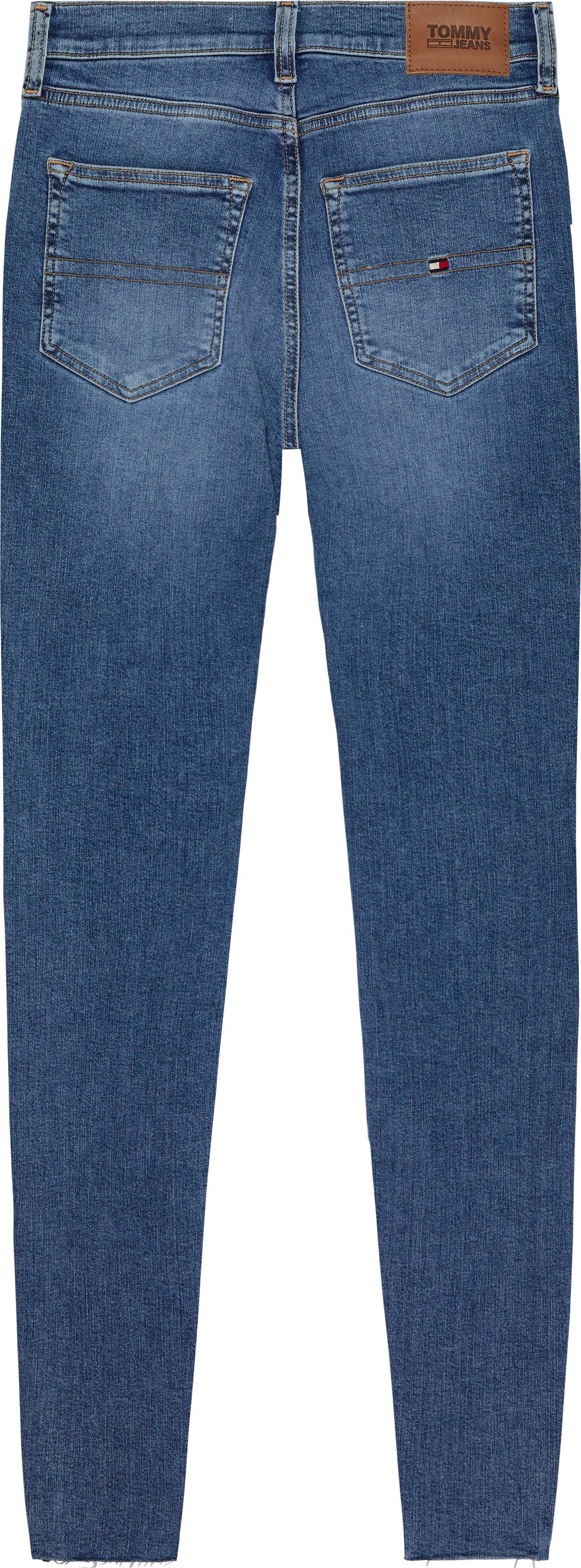Labelflags SYLVIA HR Jeans SSKN Jeans denim_medium1 mit CG4 und Tommy Skinny-fit-Jeans Logobadge