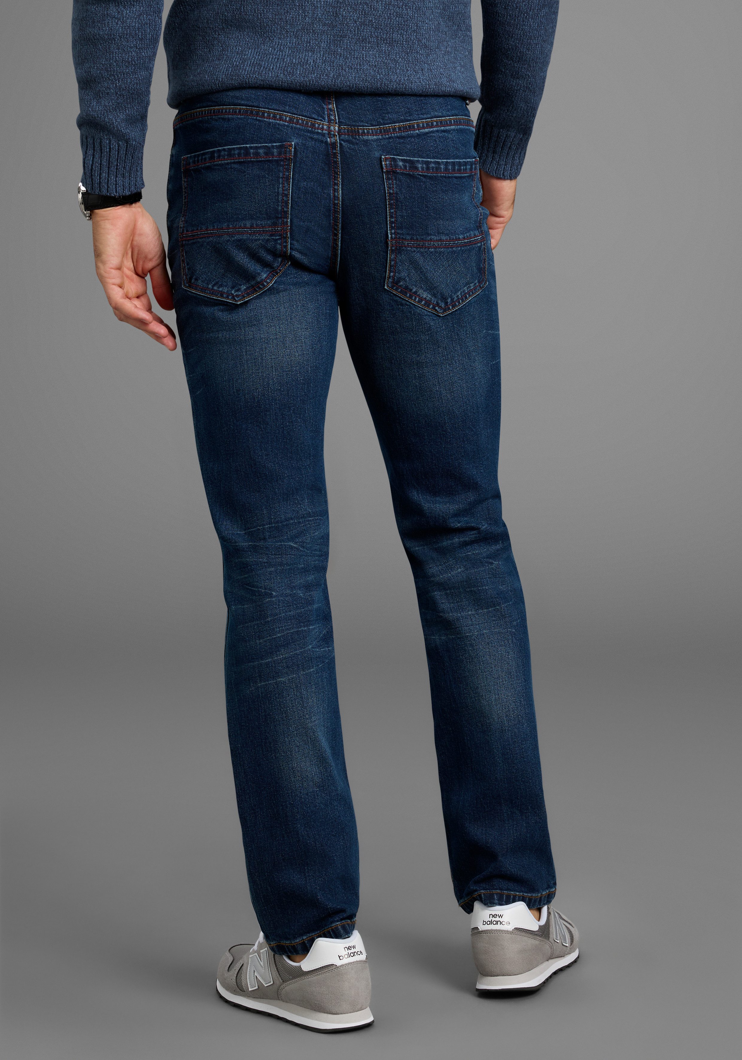 Arizona Straight-Jeans gerader Schnitt, mit Eingrifftaschen, Gesäßtaschen und Coinpocket